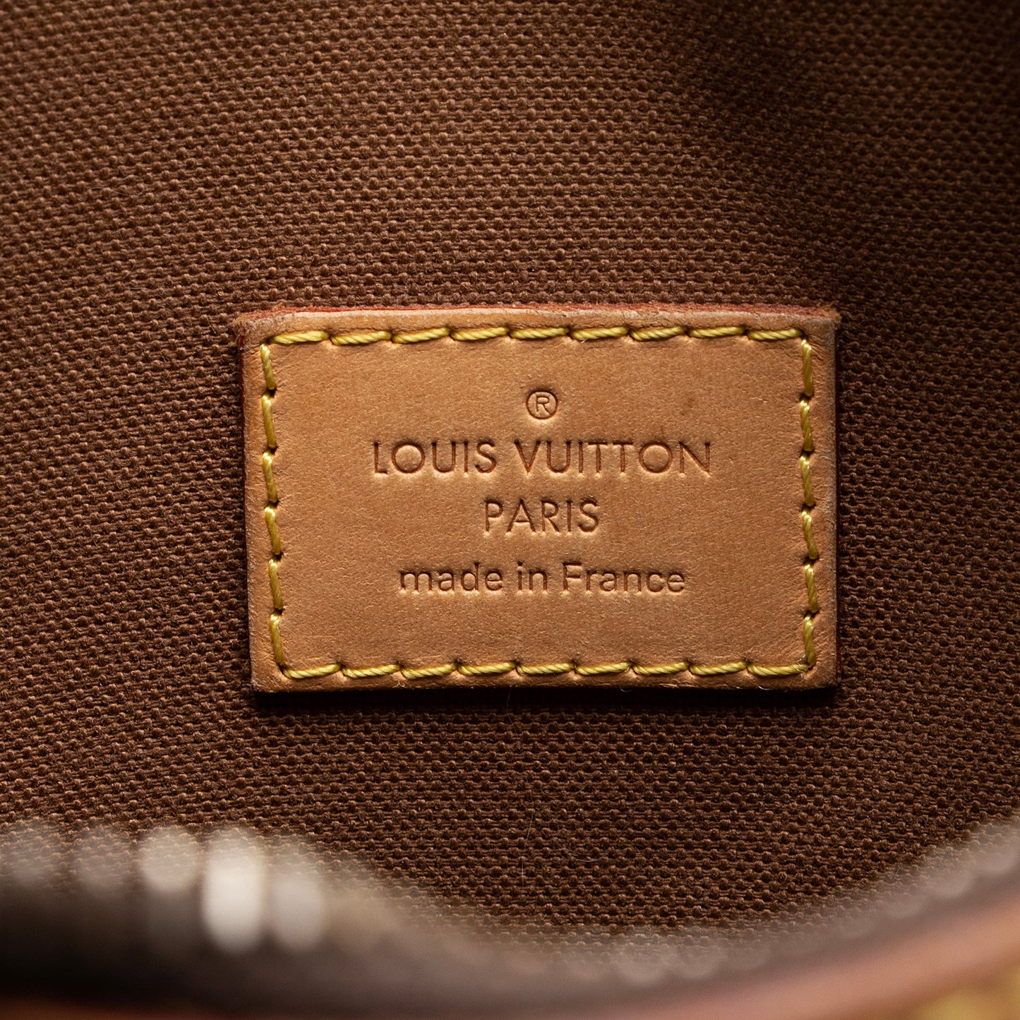 Louis Vuitton Monogram Canvas Odeon MM Shoulder Bag (SHF-YZiYCD)