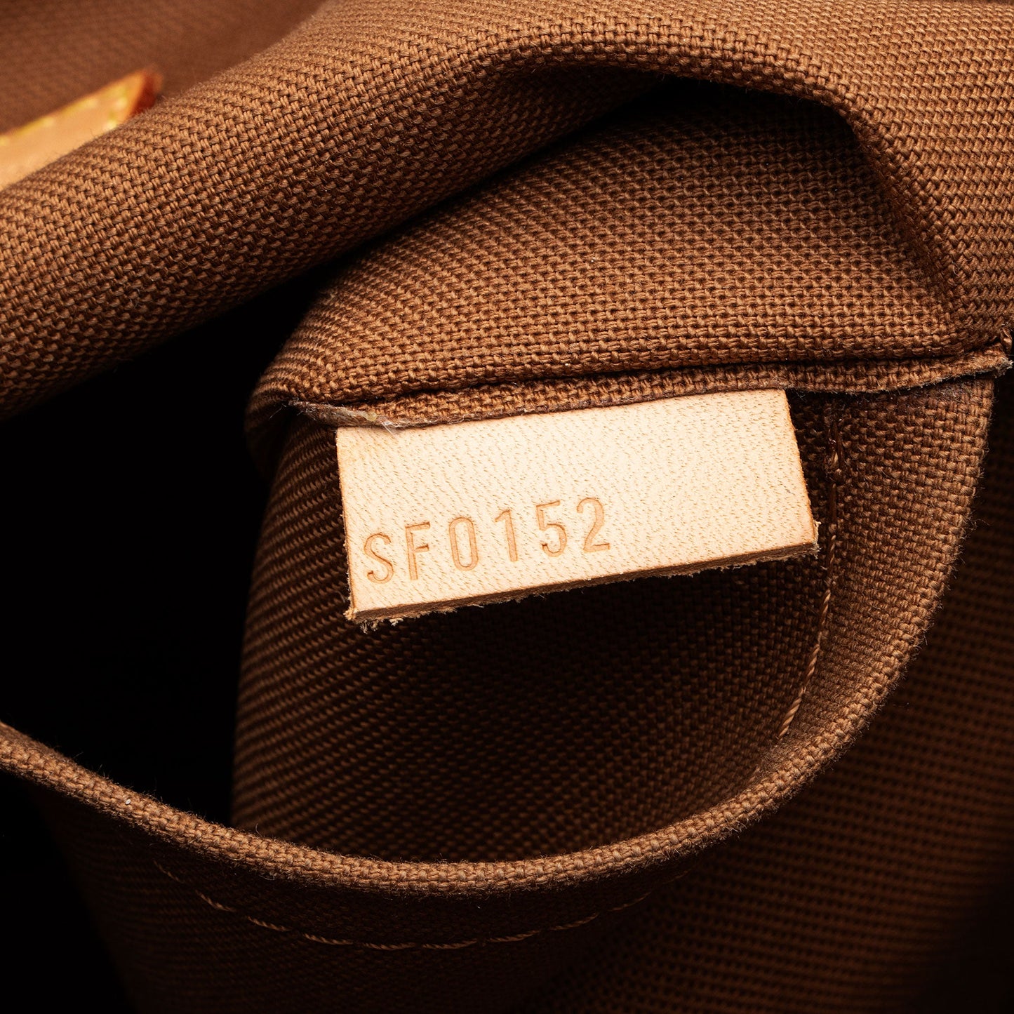 Louis Vuitton Monogram Canvas Odeon MM Shoulder Bag (SHF-ytBz6I)