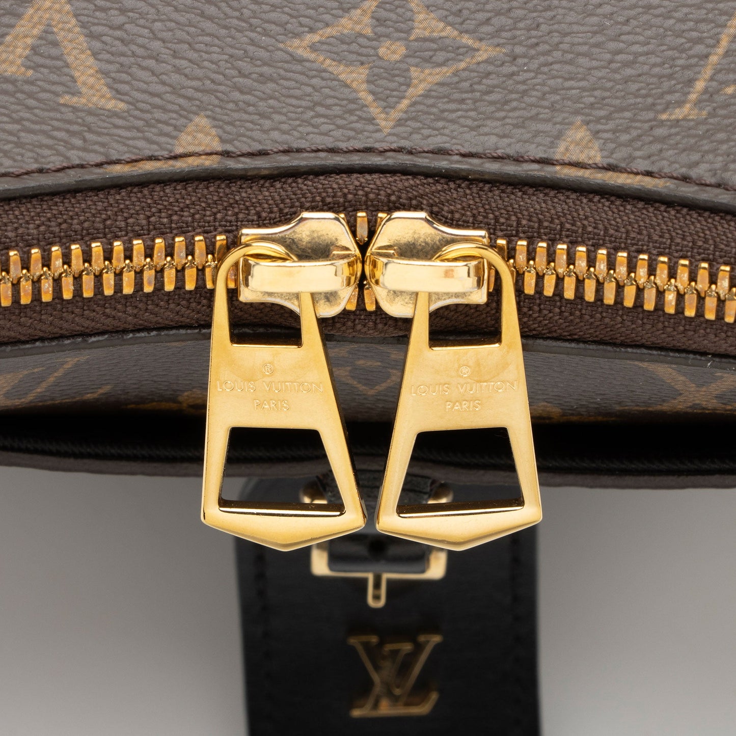 Louis Vuitton Monogram Canvas Odeon PM NM Shoulder Bag (SHF-DVtcRH)