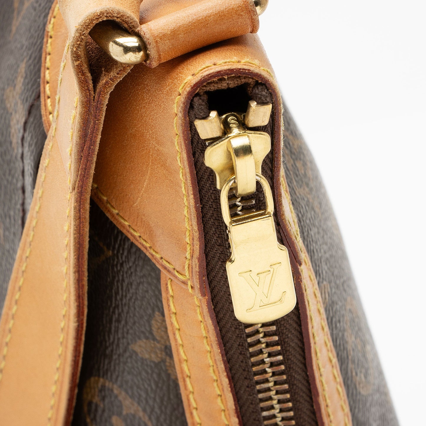 Louis Vuitton Monogram Canvas Odeon PM Shoulder Bag (SHF-jv3IRb)