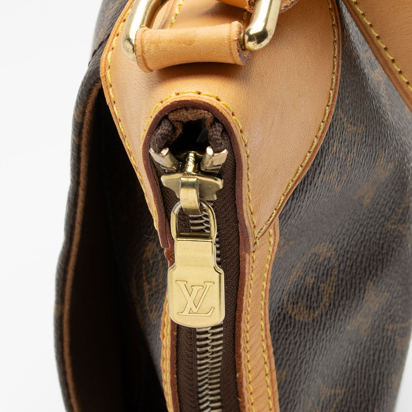 Louis Vuitton Monogram Canvas Odeon PM Shoulder Bag (SHF-dPlPYx)