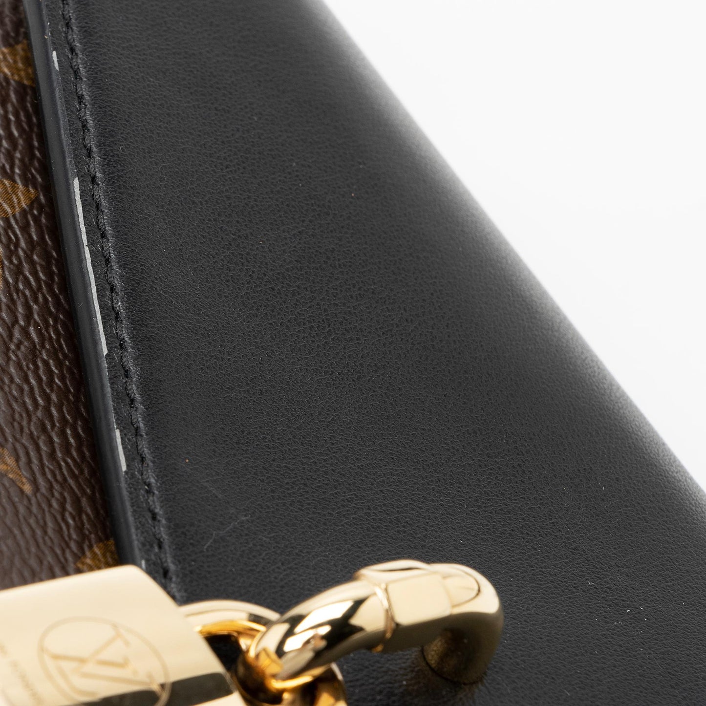 Louis Vuitton Monogram Canvas Padlock on Strap (SHF-22456)