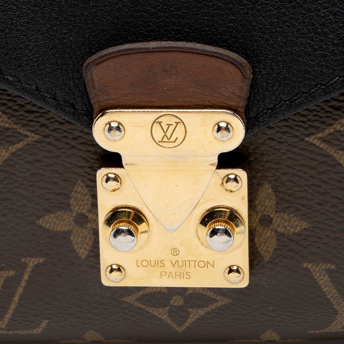 Louis Vuitton Monogram Canvas Pallas Chain Shoulder Bag (SHF-6axUqc)