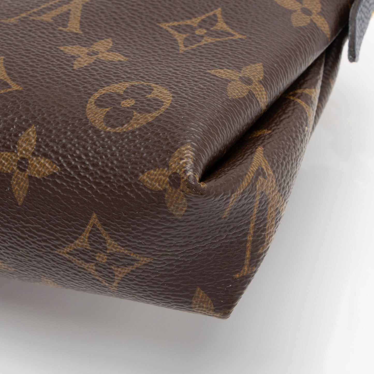 Louis Vuitton Monogram Canvas Pallas Clutch (SHF-DyETKt)