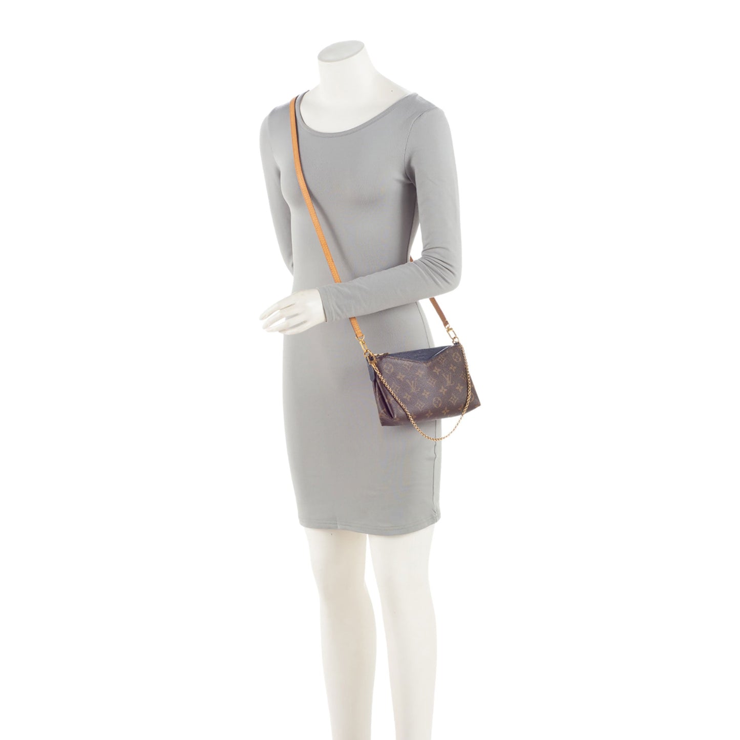 Louis Vuitton Monogram Canvas Pallas Clutch (SHF-DyETKt)