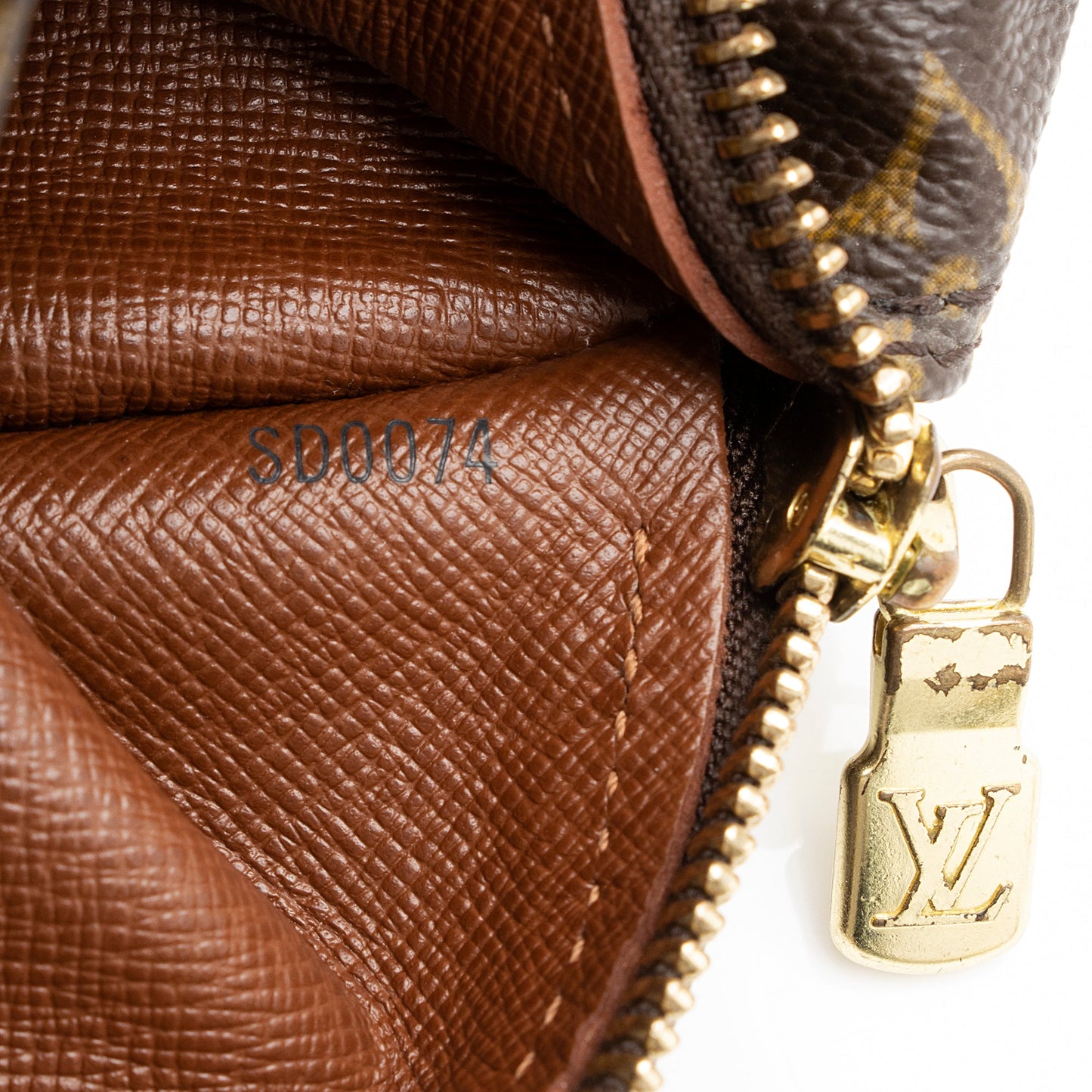 Louis Vuitton Monogram Canvas Papillon 26 Satchel (SHF-23766)