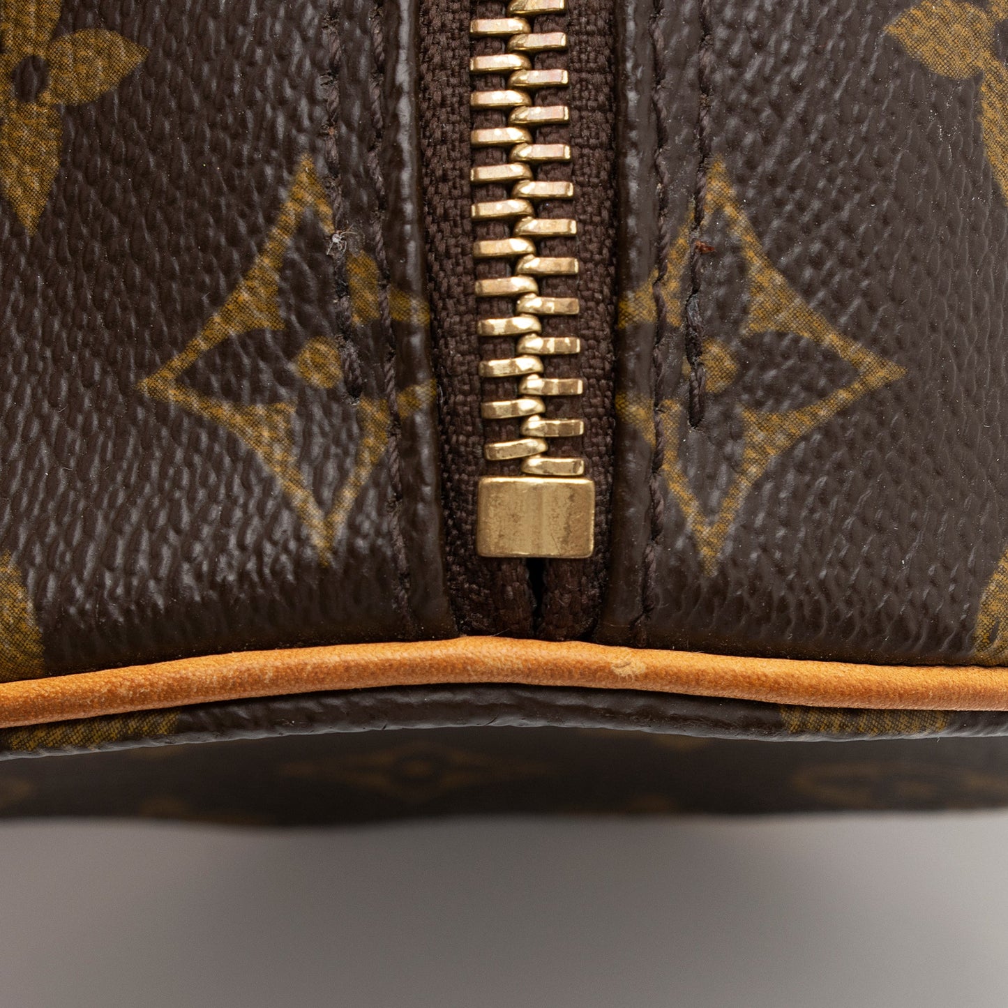Louis Vuitton Monogram Canvas Papillon 26 Satchel (SHF-23766)