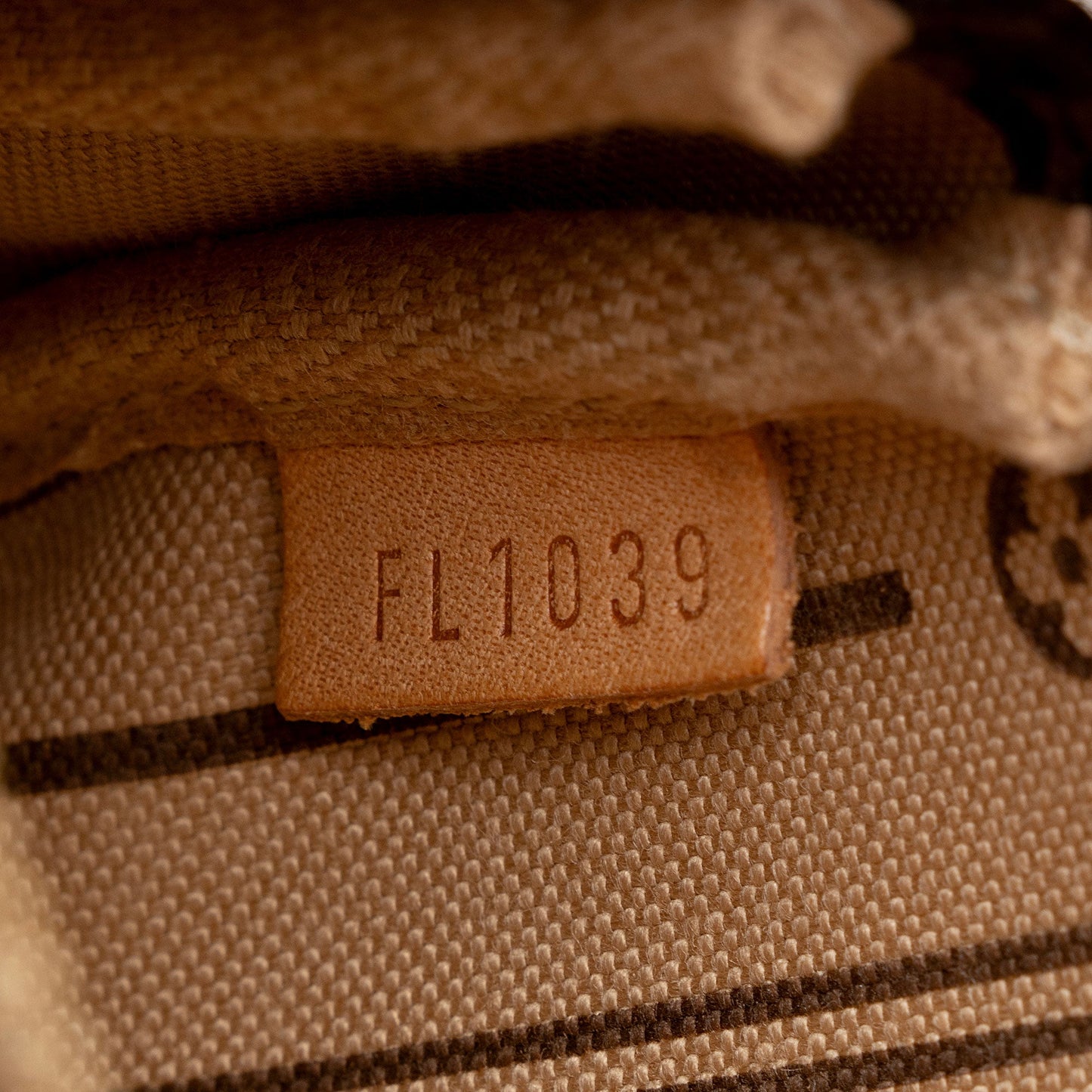 Louis Vuitton Limited Edition Monogram Canvas Patches Mini Pochette Accessoires (SHF-IKxVzn)