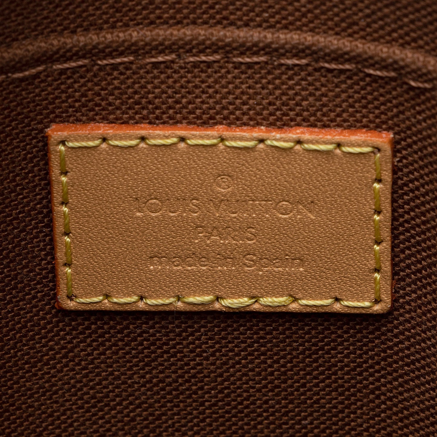 Louis Vuitton Monogram Canvas Petit Sac Plat Shoulder Bag (SHF-Vkwlcf)