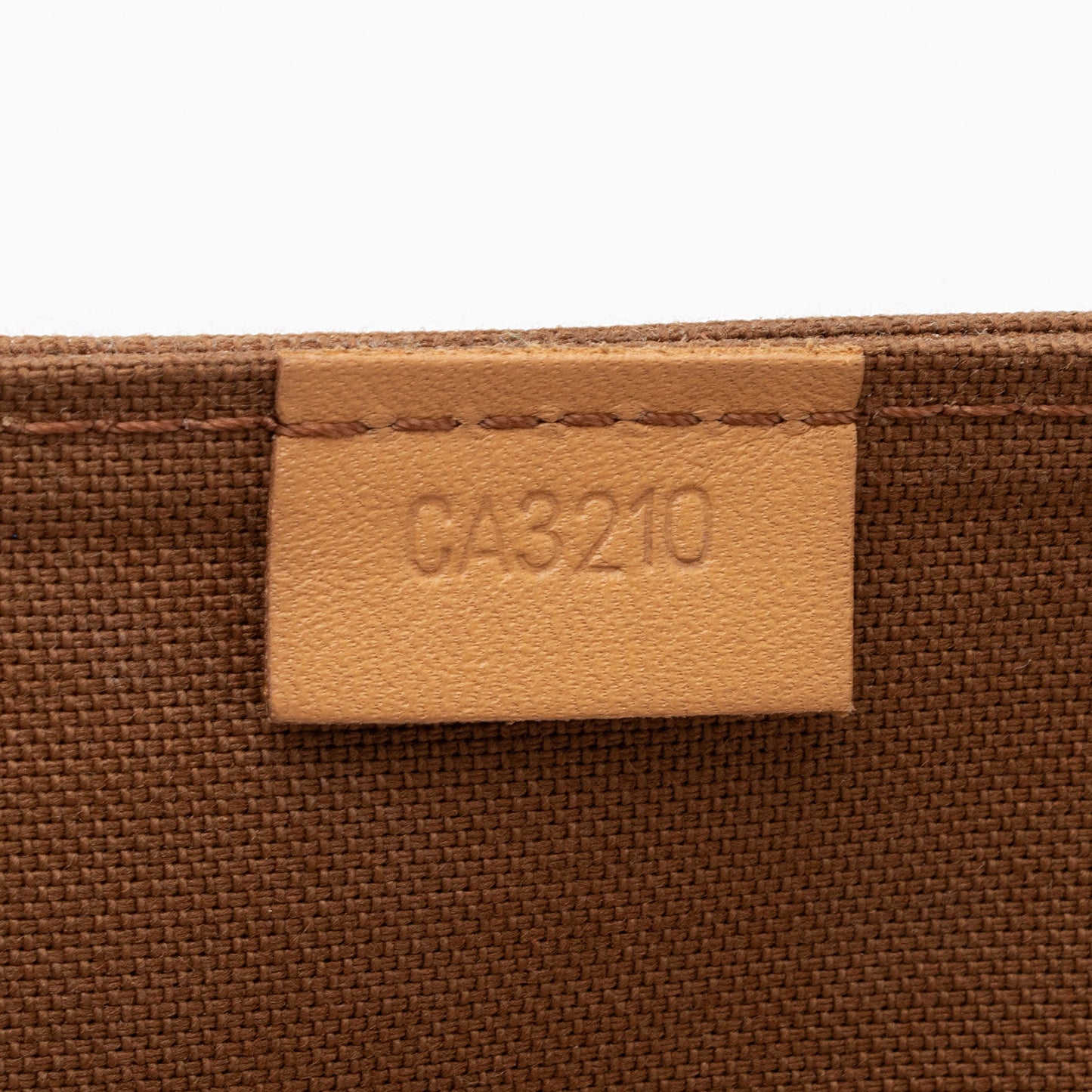 Louis Vuitton Monogram Canvas Petit Sac Plat Shoulder Bag (SHF-SYrls9)