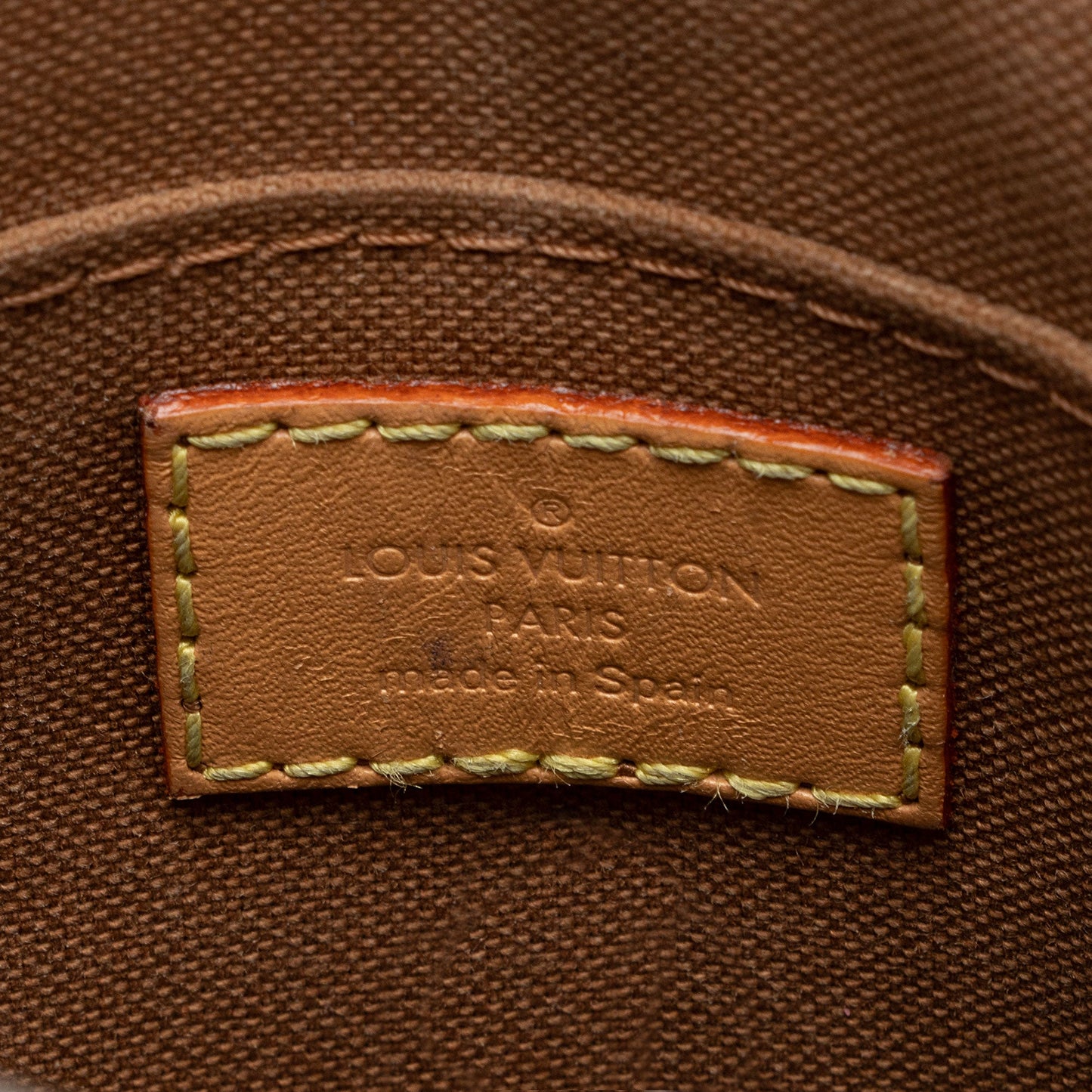 Louis Vuitton Monogram Canvas Petit Sac Plat Shoulder Bag (SHF-K9Hgyy)