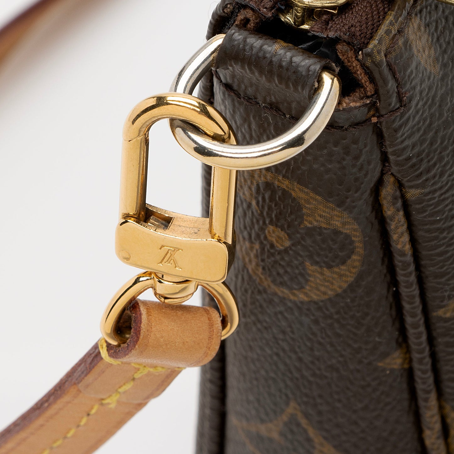 Louis Vuitton Monogram Canvas Pochette Accessoires (SHF-22305)