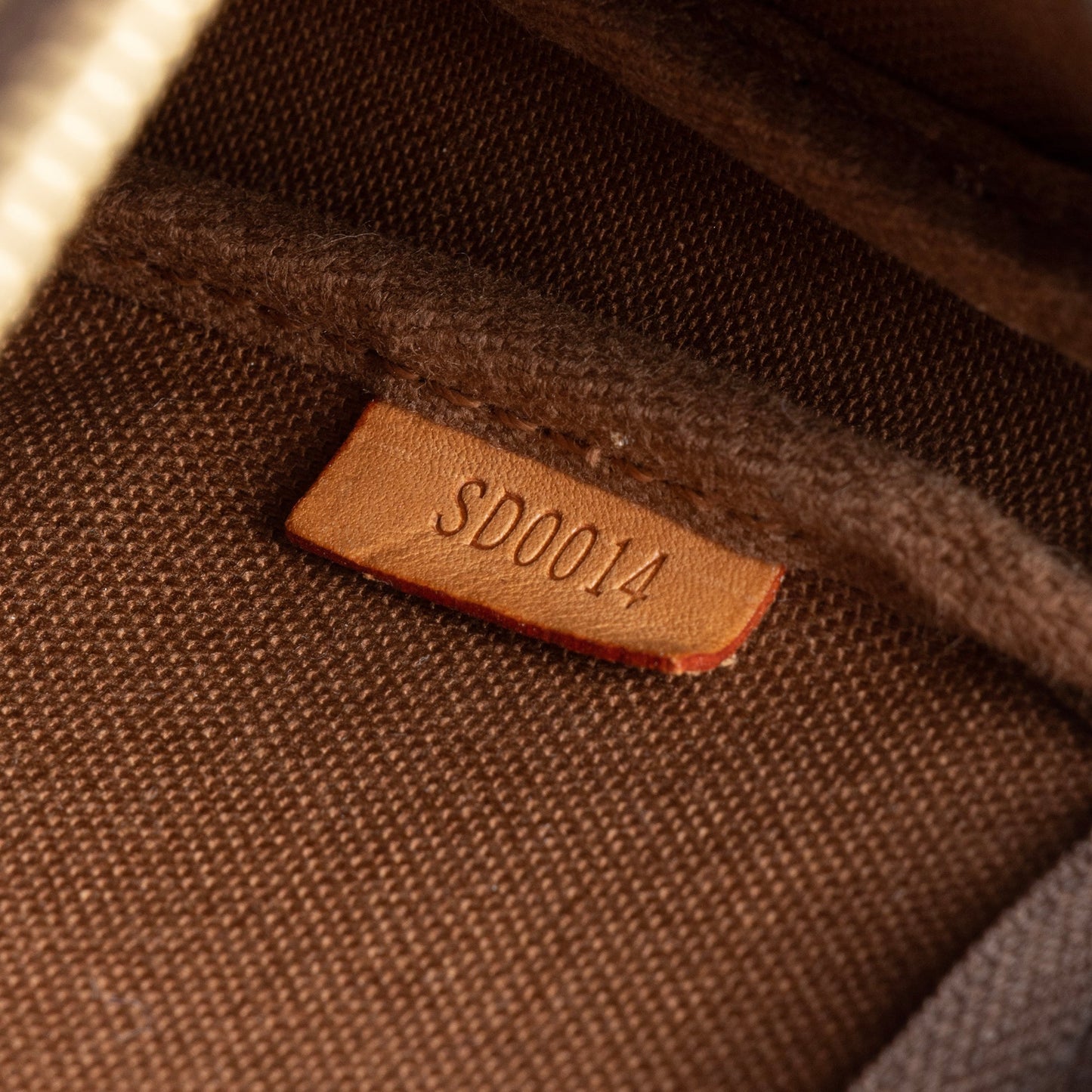 Louis Vuitton Monogram Canvas Pochette Accessoires (SHF-23557)