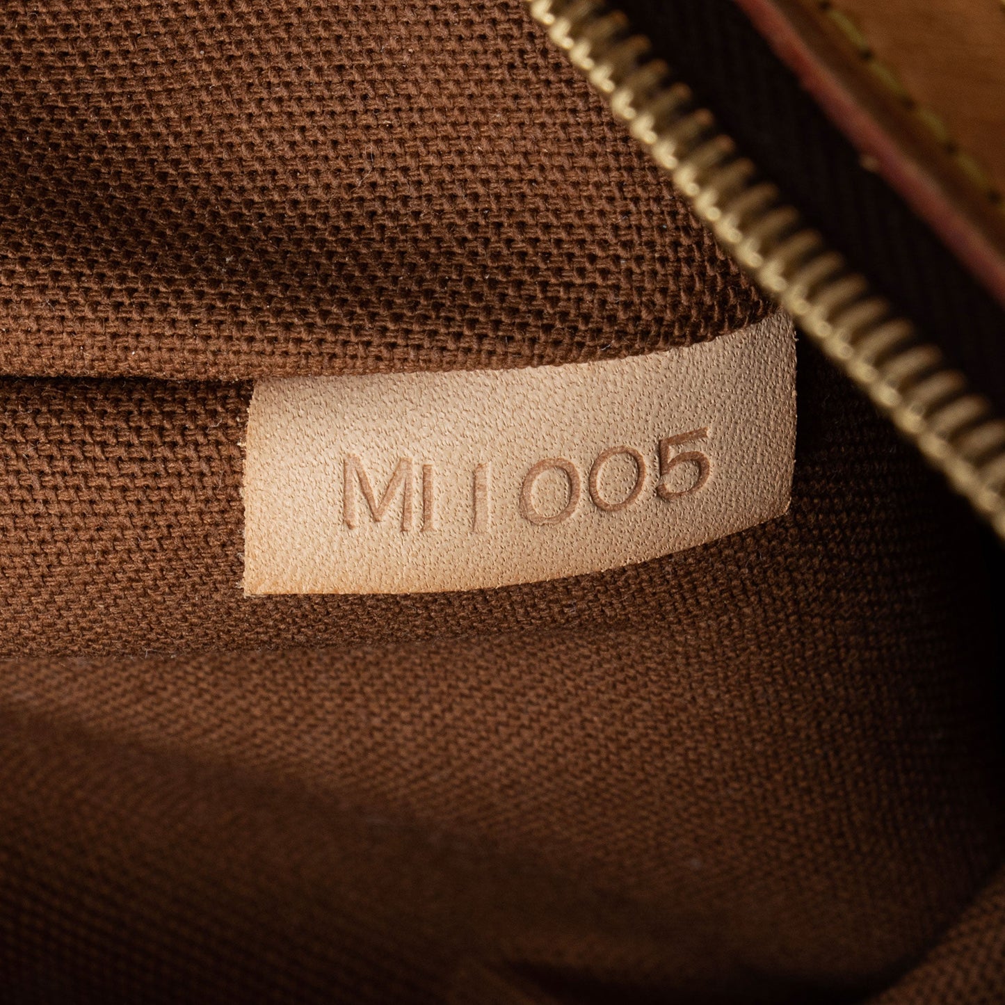 Louis Vuitton Monogram Canvas Pochette Bosphore Messenger Bag (SHF-wCZE0F)