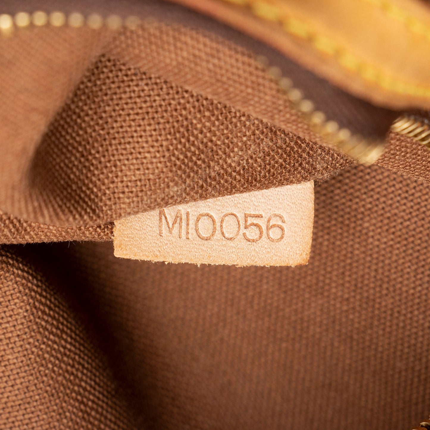 Louis Vuitton Monogram Canvas Pochette Bosphore Messenger Bag (SHF-Syd081)