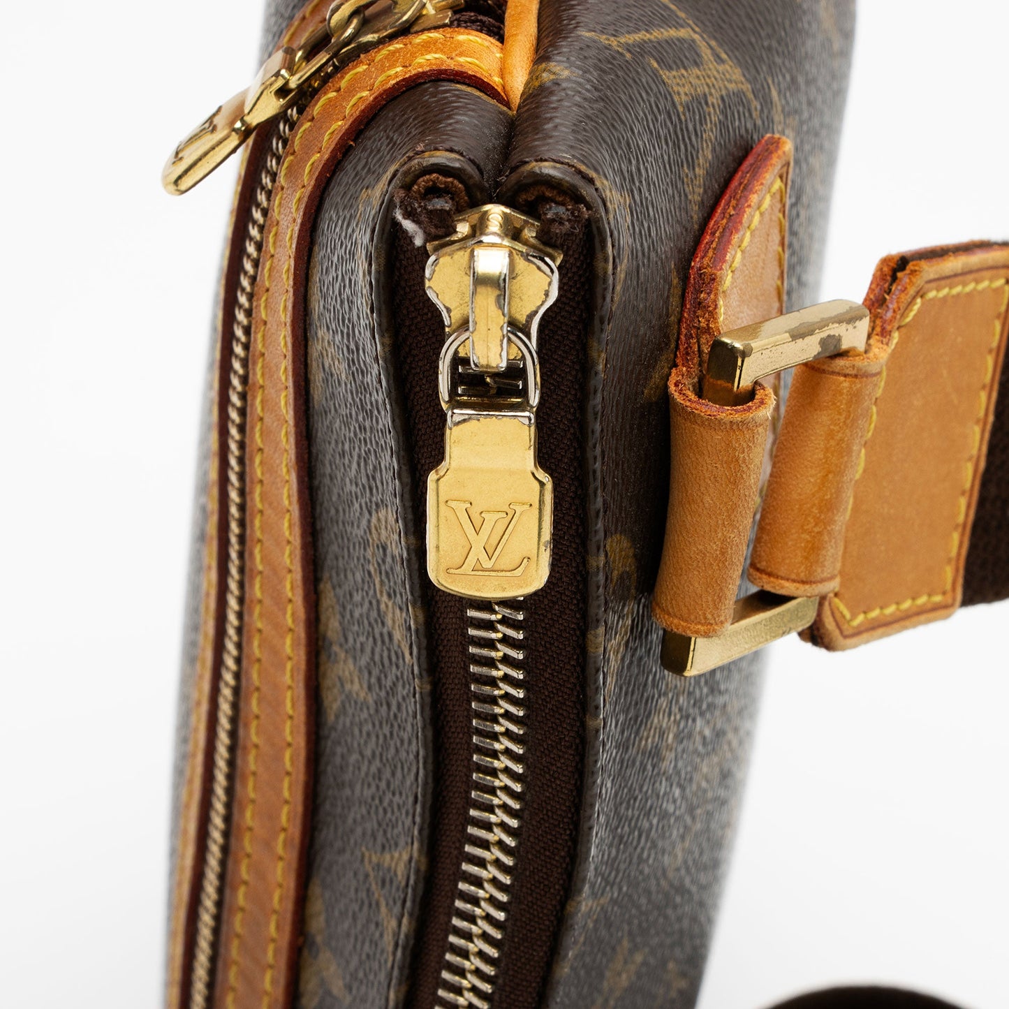 Louis Vuitton Monogram Canvas Pochette Bosphore Messenger (SHF-psSIus)