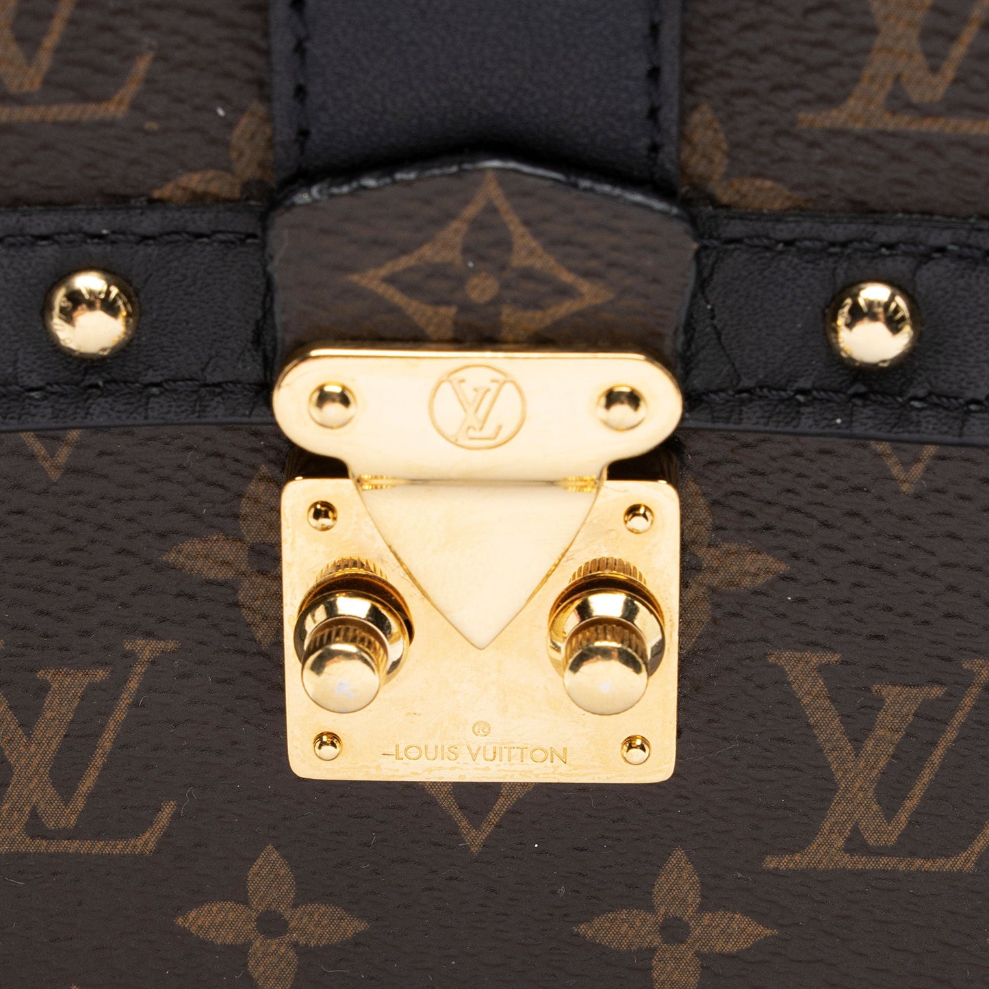 Louis Vuitton Monogram Canvas Pochette Trunk Vertical Shoulder Bag (SHF-0cnSuE)
