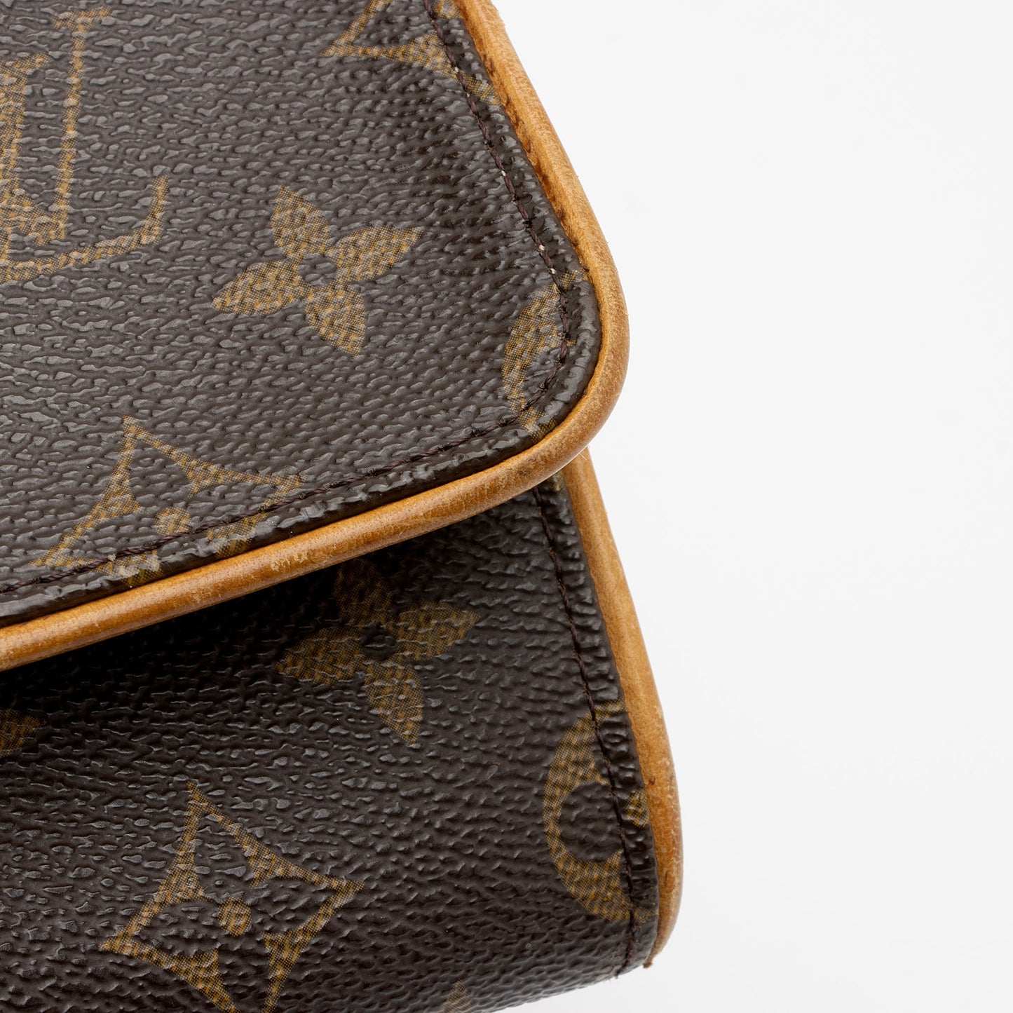 Louis Vuitton Monogram Canvas Pochette Twin GM Shoulder Bag (SHF-g7huHA)