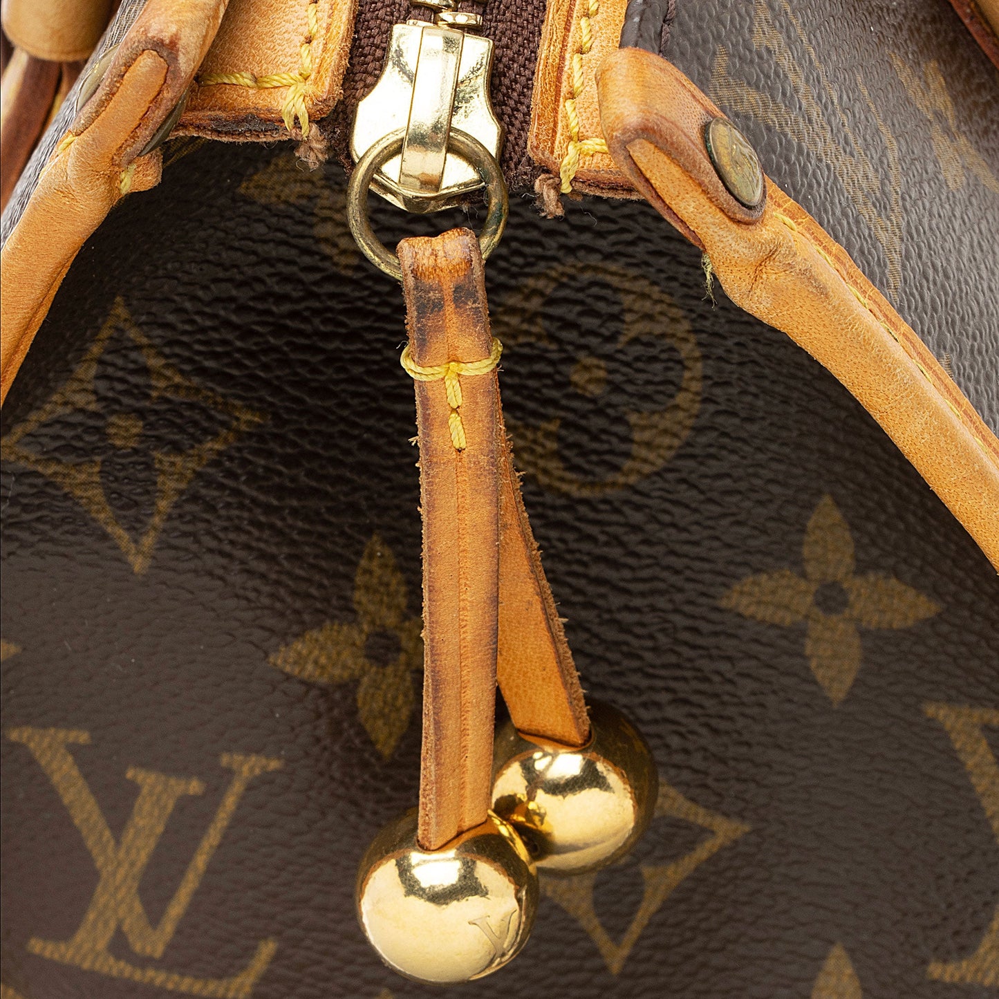 Louis Vuitton Monogram Canvas Popincourt Haute Shoulder Bag (SHF-9x0fN7)