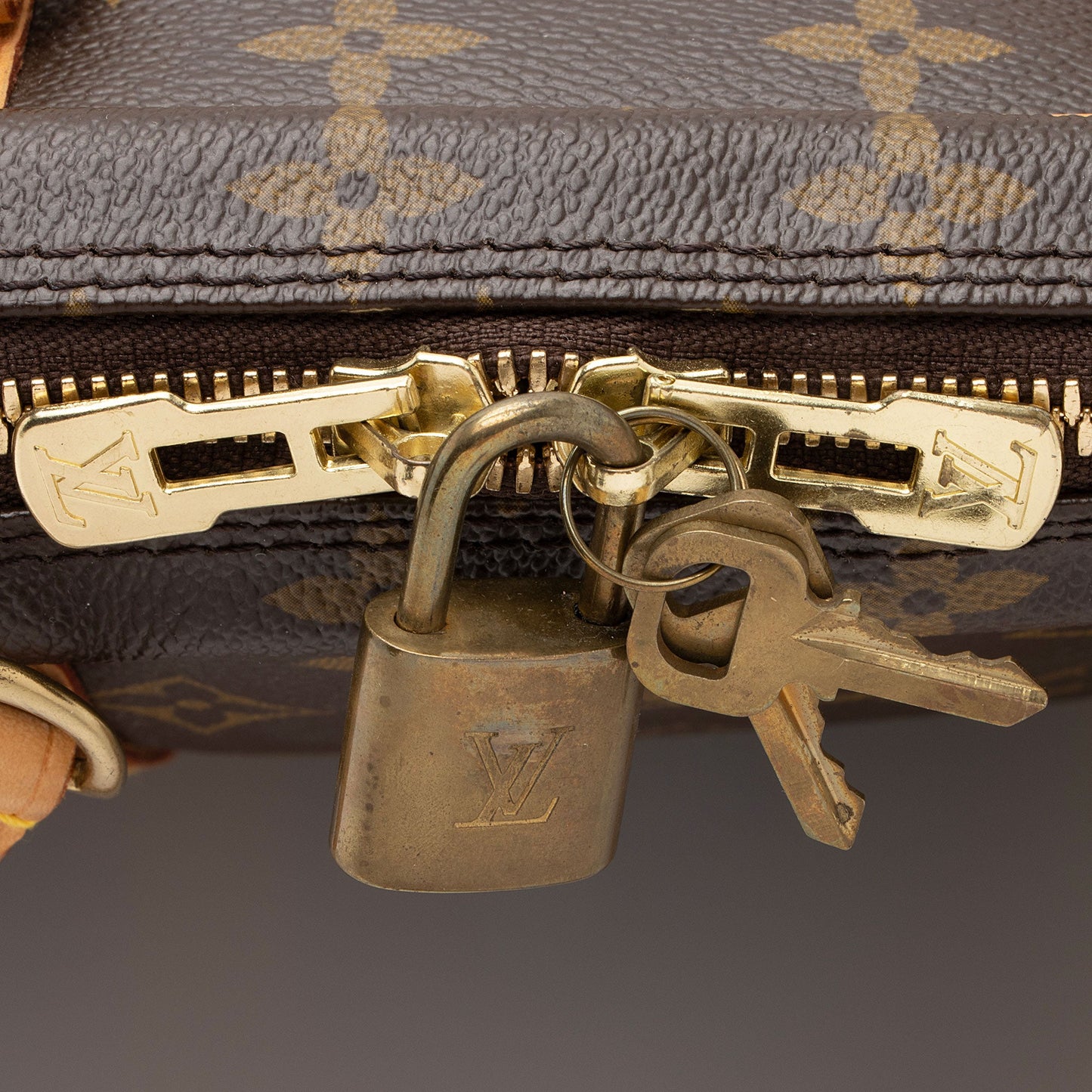 Louis Vuitton Monogram Canvas Porte Documents Voyage Bag (SHF-ajQncv)