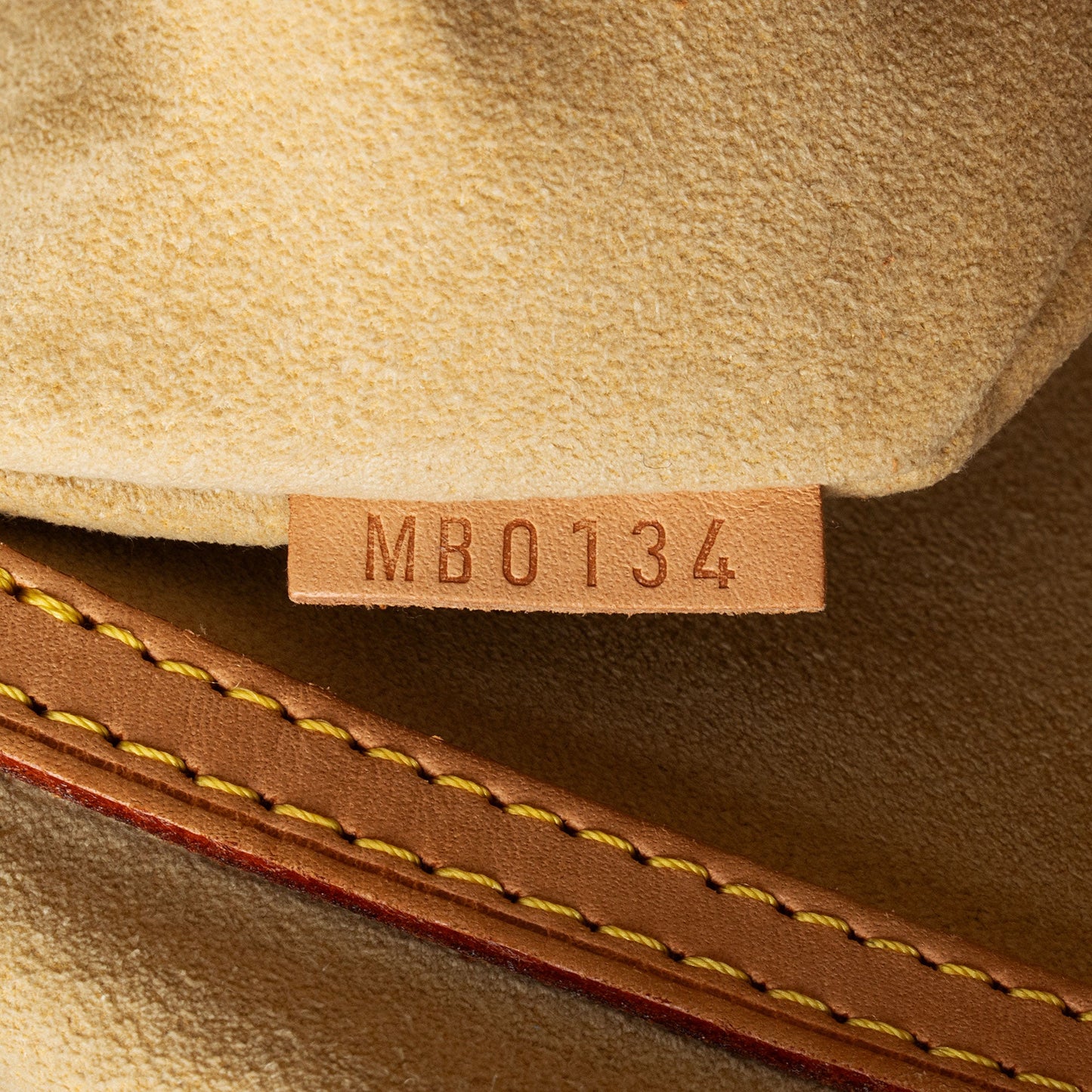 Louis Vuitton Monogram Canvas Retiro PM Satchel (SHF-pEazSx)
