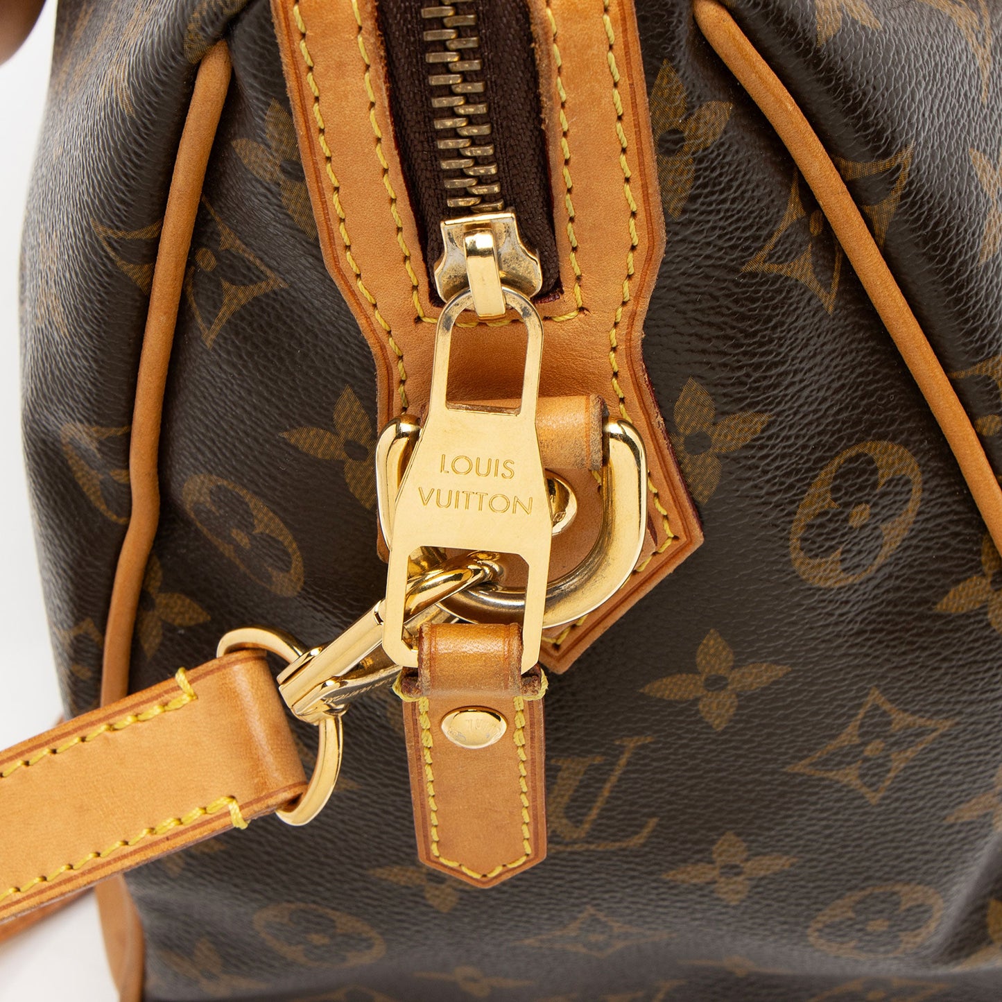 Louis Vuitton Monogram Canvas Retiro PM Satchel (SHF-05kHBQ)