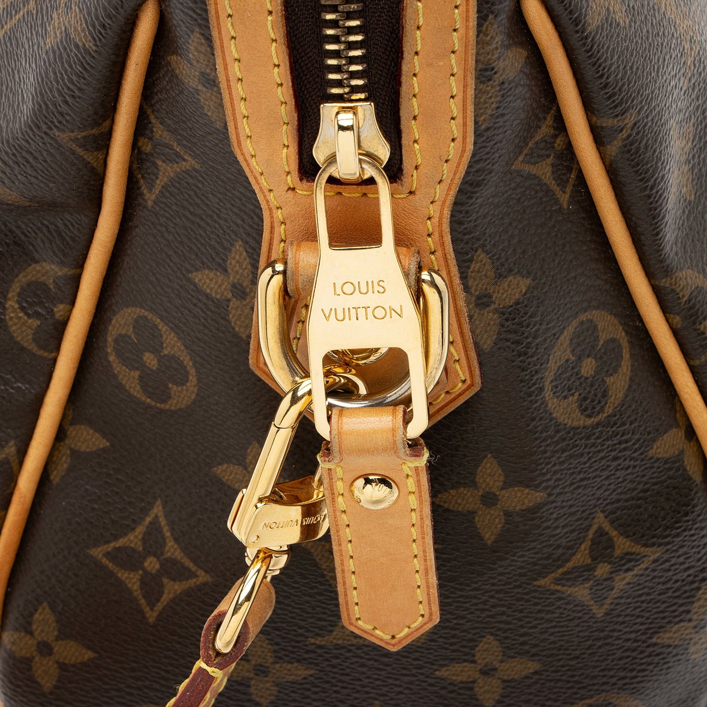 Louis Vuitton Monogram Canvas Retiro PM Satchel (SHF-TTqWfe)