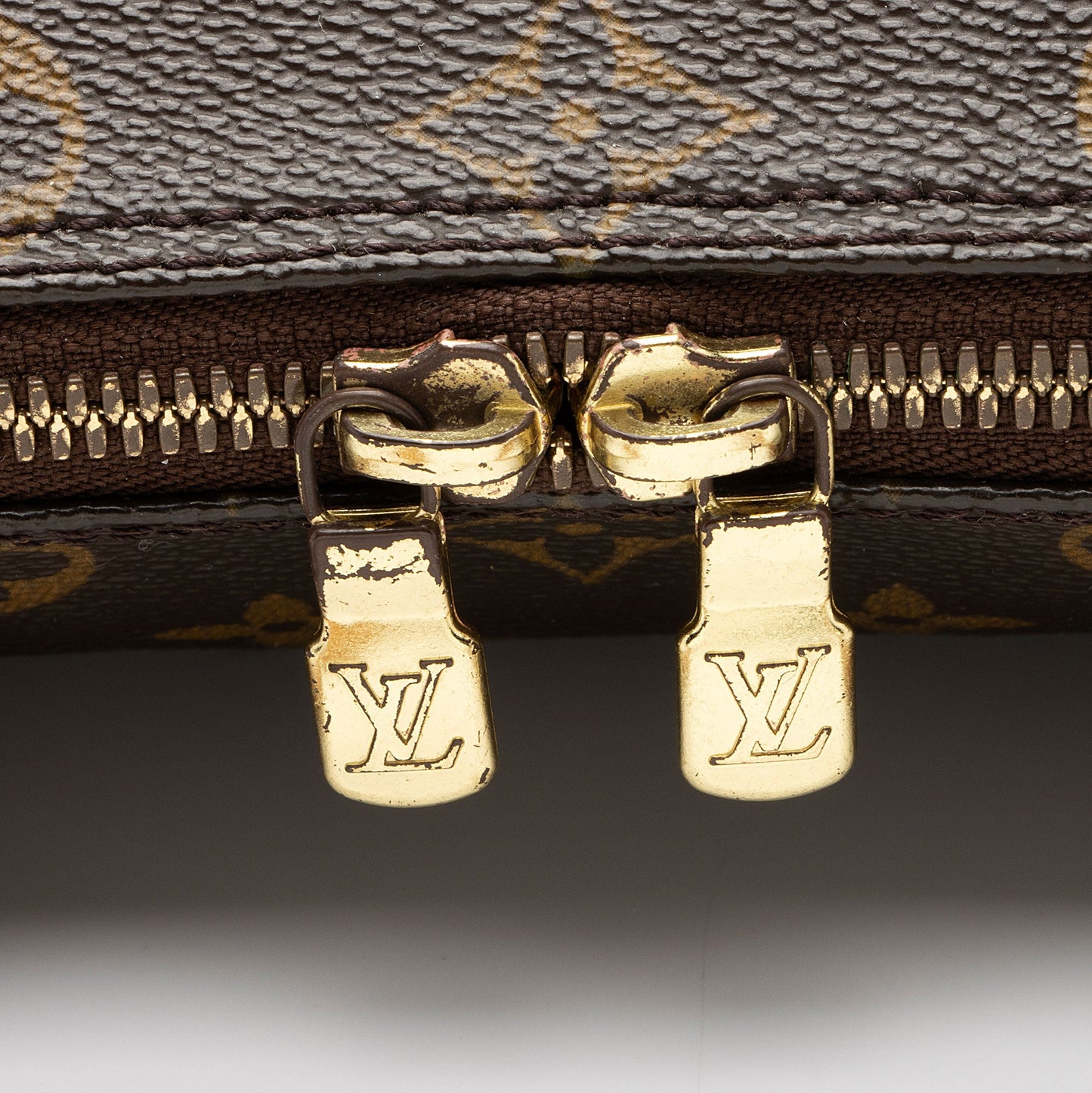 Louis Vuitton Monogram Canvas Sac Coussin GM Shoulder Bag (SHF-2VgQ5u)