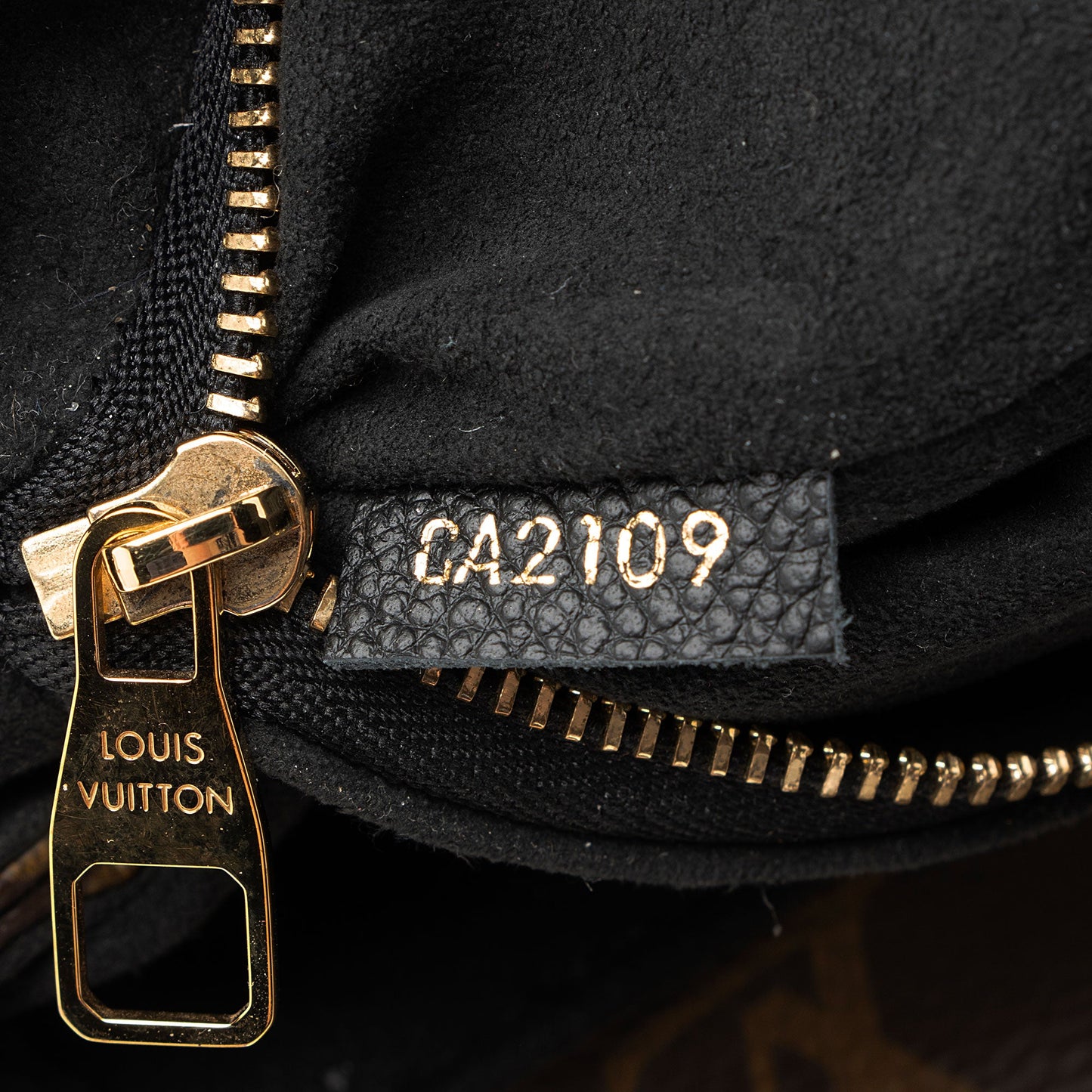 Louis Vuitton Monogram Canvas Saint-Placide Shoulder Bag (SHF-CyiLZI)