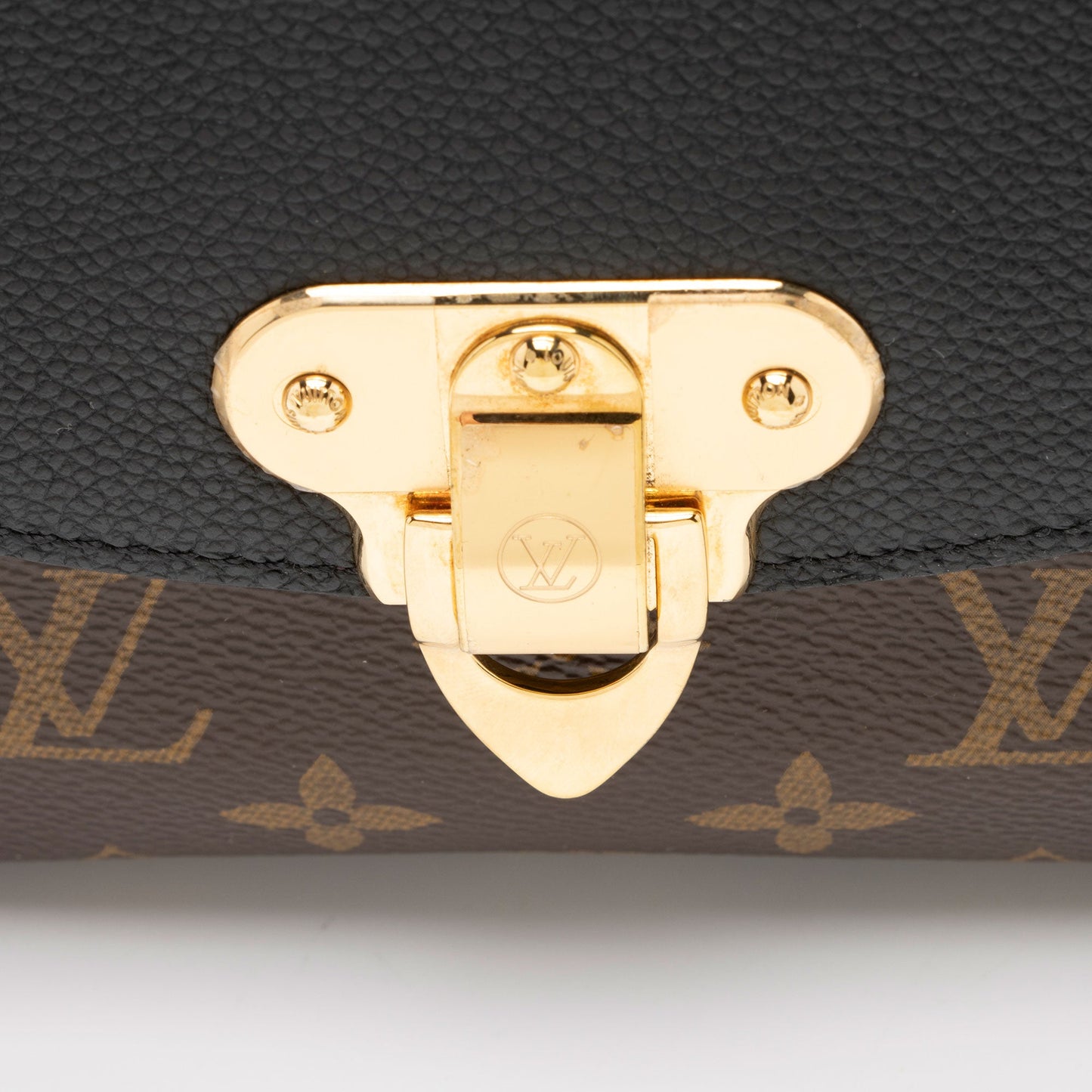 Louis Vuitton Monogram Canvas Saint Placide Shoulder Bag (SHF-M3ryuJ)