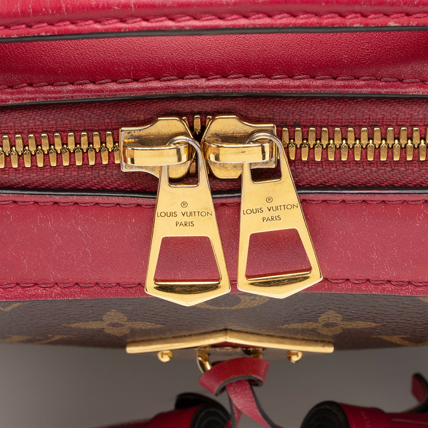 Louis Vuitton Monogram Canvas Saintonge Shoulder Bag (SHF-mZobob)