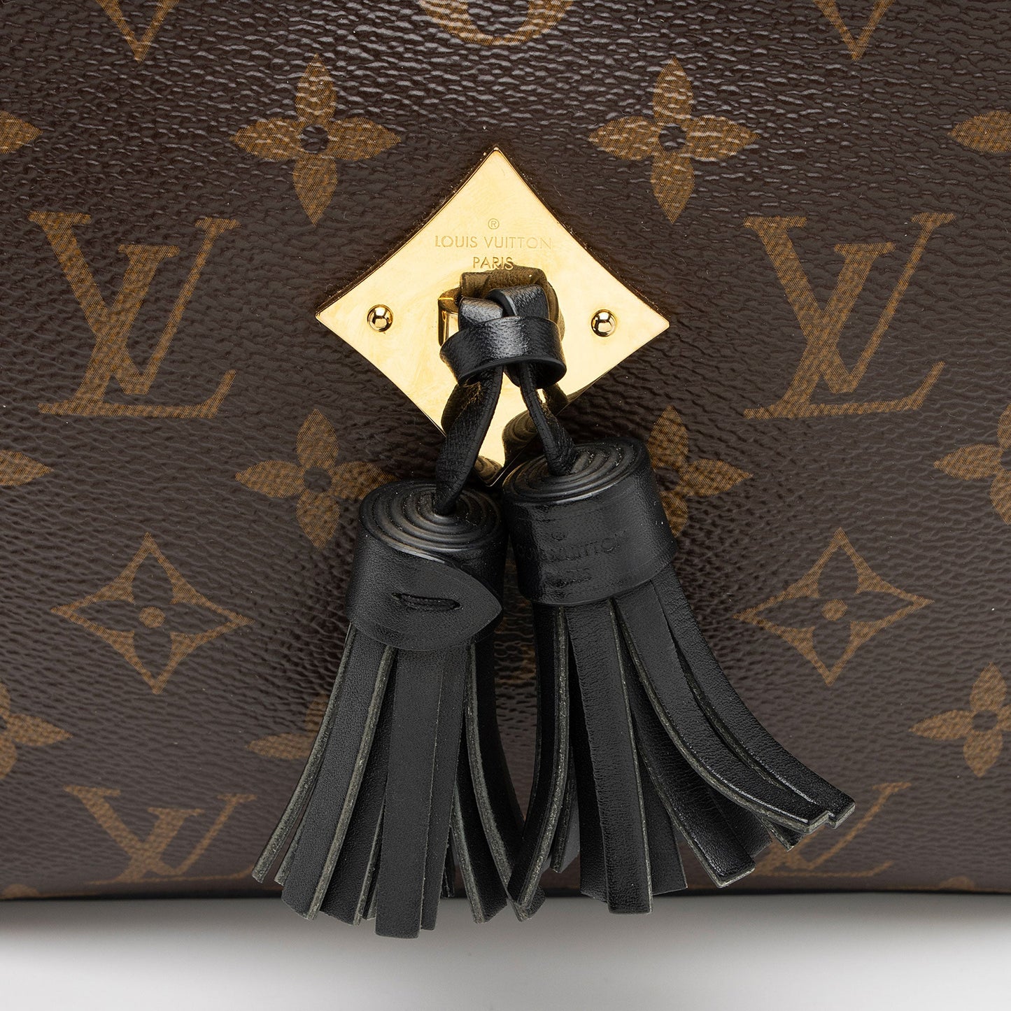 Louis Vuitton Monogram Canvas Saintonge Shoulder Bag (SHF-N8bW4b)