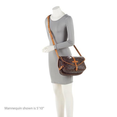 Louis Vuitton Monogram Canvas Saumur 30 Messenger Bag (SHF-Uyfdal)
