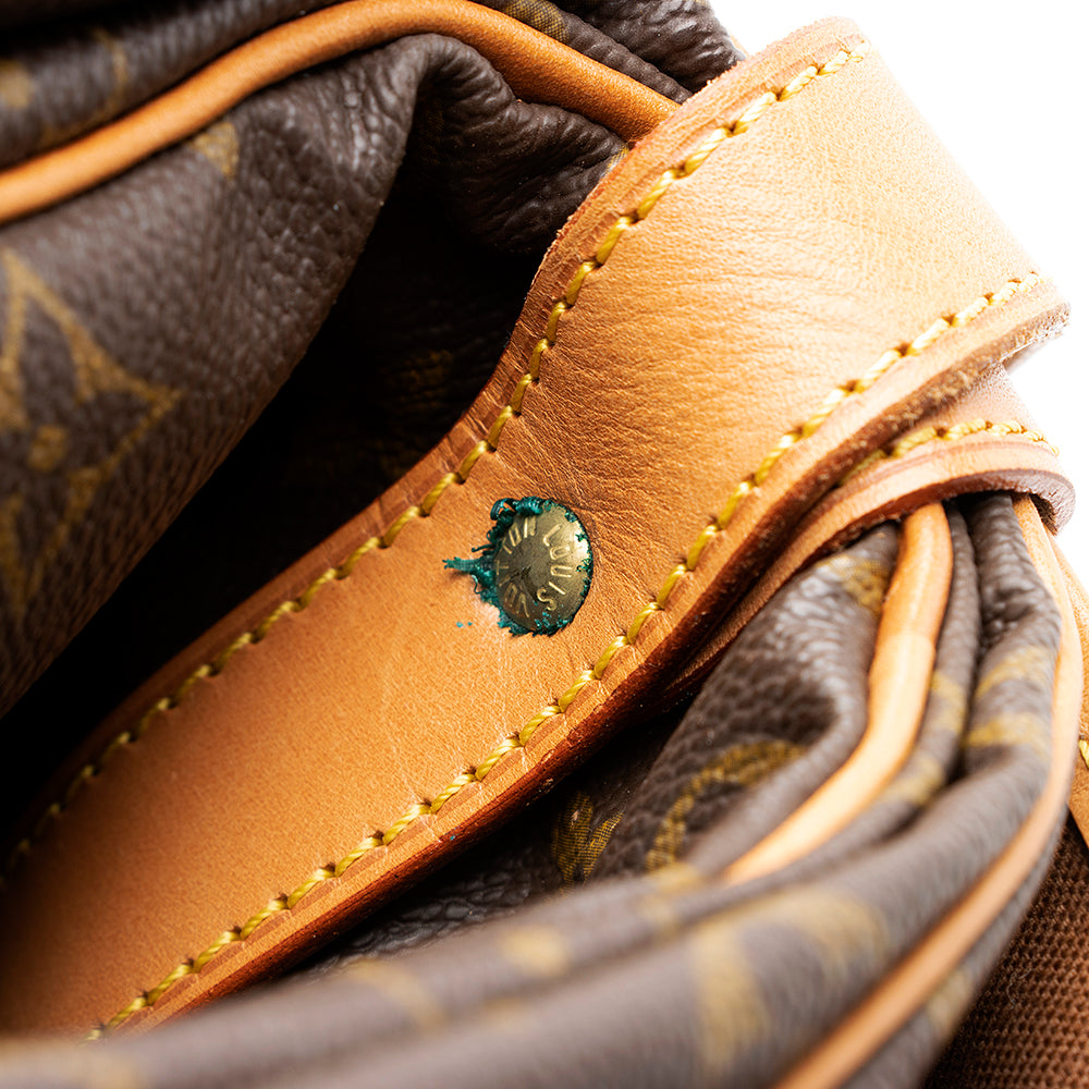 Louis Vuitton Vintage Monogram Canvas Saumur 35 Messenger Bag -  (SHF-20346)