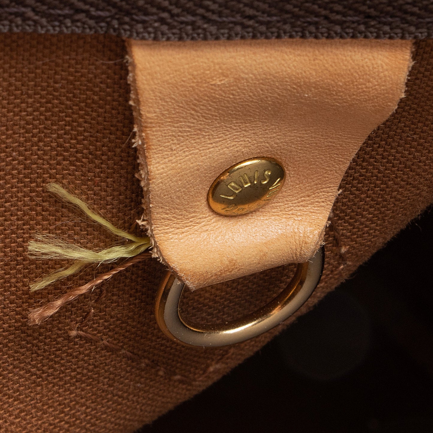 Louis Vuitton Monogram Canvas Speedy 25 Satchel (SHF-23455)