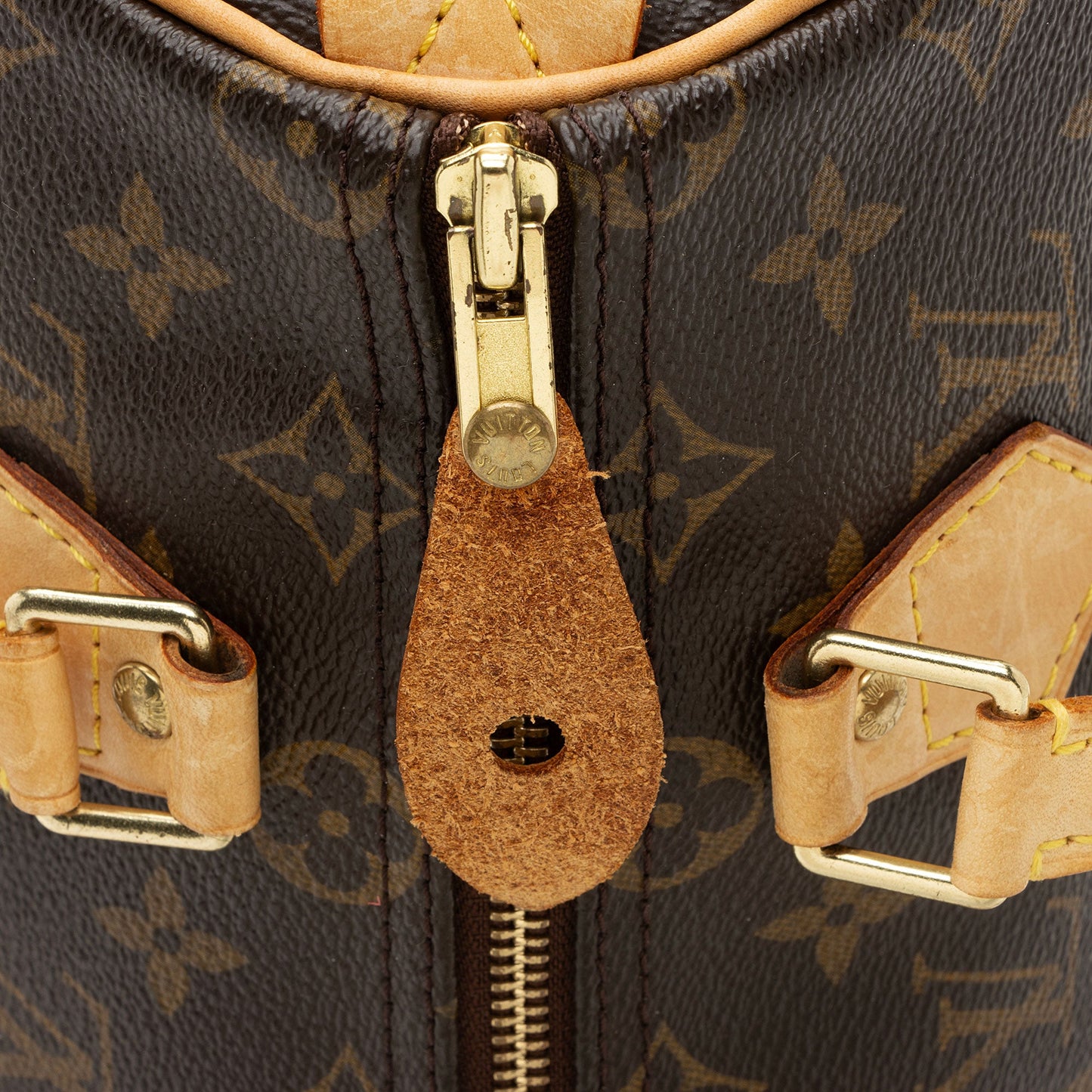 Louis Vuitton Monogram Canvas Speedy 25 Satchel (SHF-jH59Wo)