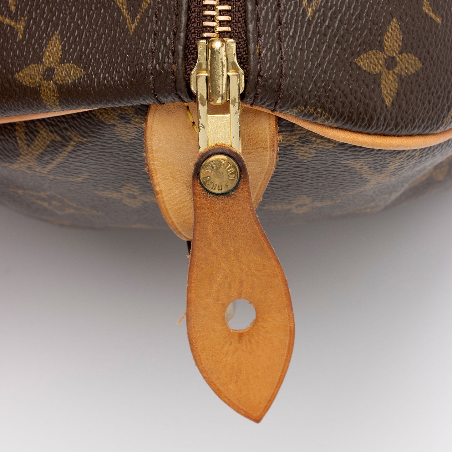 Louis Vuitton Monogram Canvas Speedy 30 Satchel (SHF-0xkjXO)