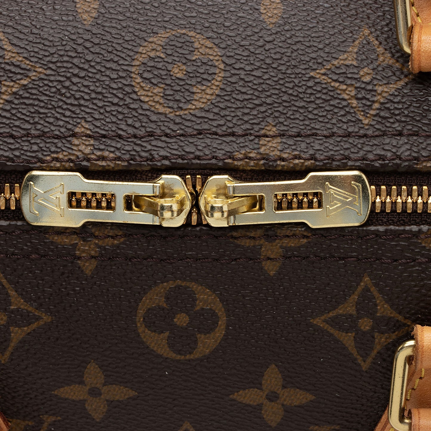 Louis Vuitton Monogram Canvas Speedy Bandouliere 30 Satchel (SHF-aR0xiW)