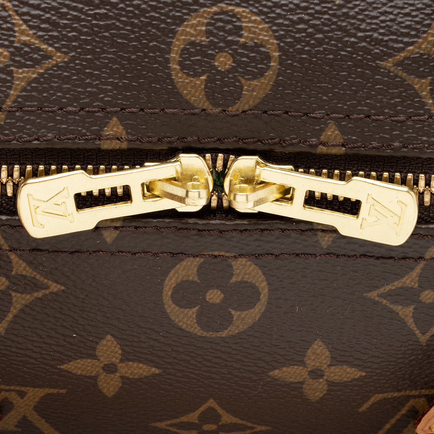 Louis Vuitton Monogram Canvas Speedy Bandouliere 30 Satchel (SHF-ofssD0)