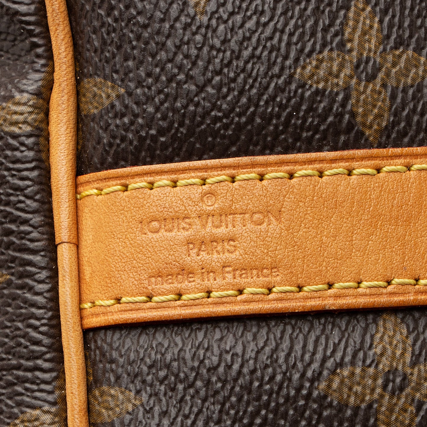Louis Vuitton Monogram Canvas Speedy Bandouliere 35 Satchel (SHF-Y4r2B1)