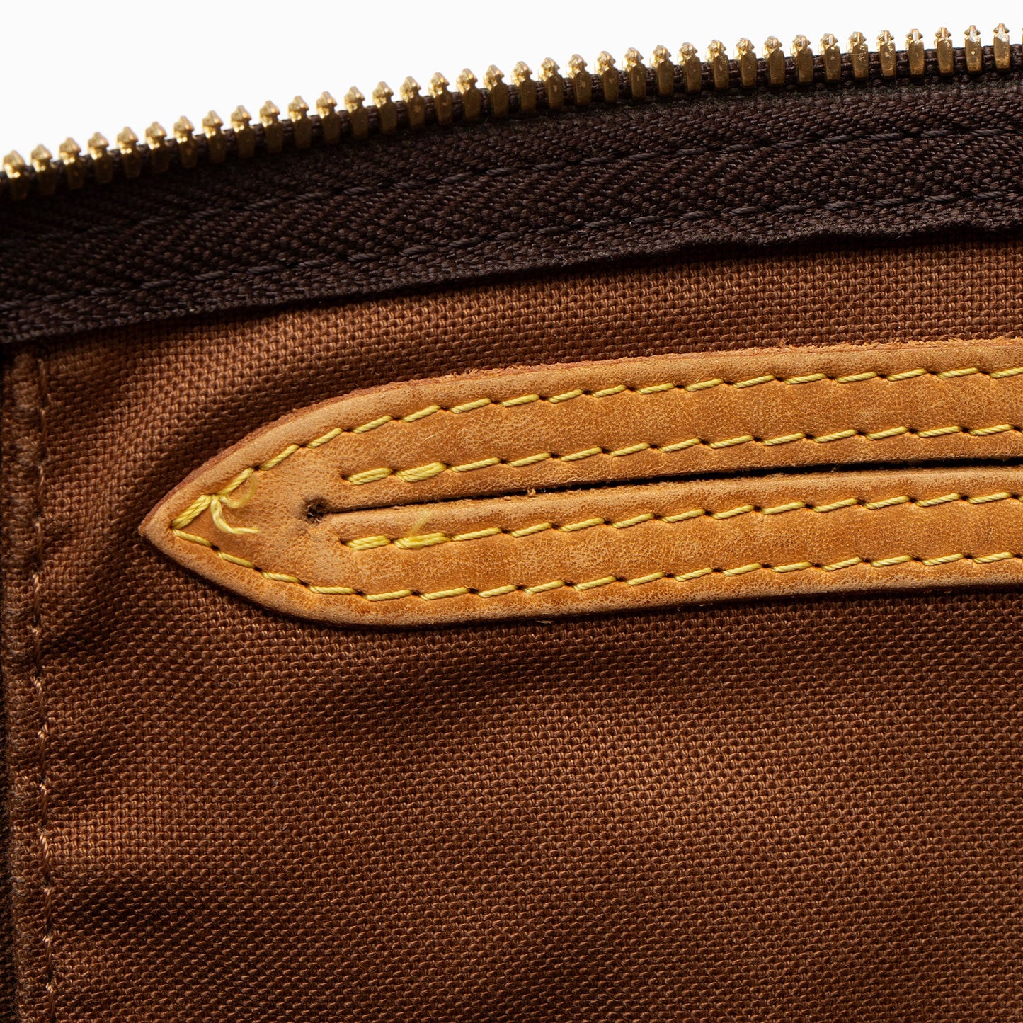 Louis Vuitton Monogram Canvas Speedy Bandouliere 35 Satchel (SHF-J30zzA)