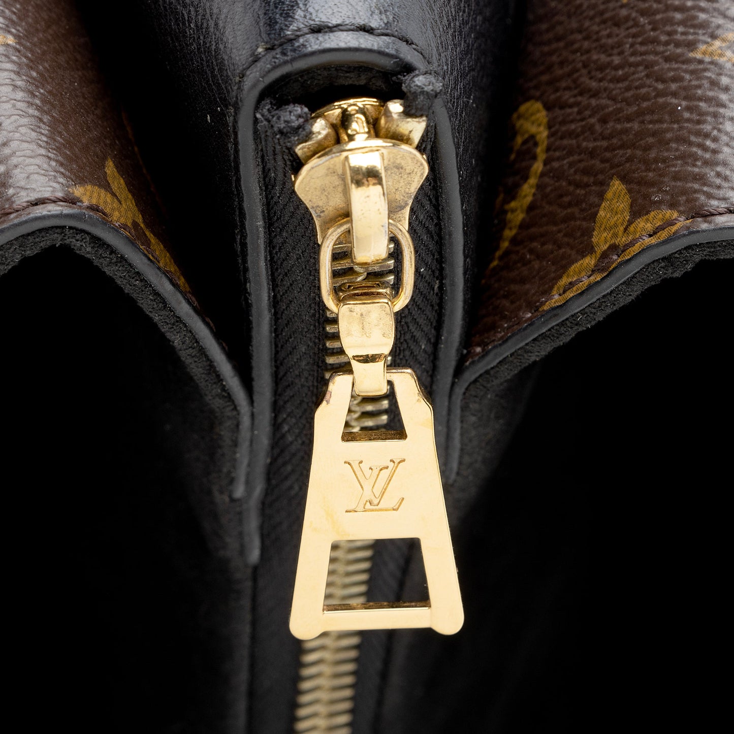 Louis Vuitton Monogram Canvas Surene MM Tote (SHF-22994)