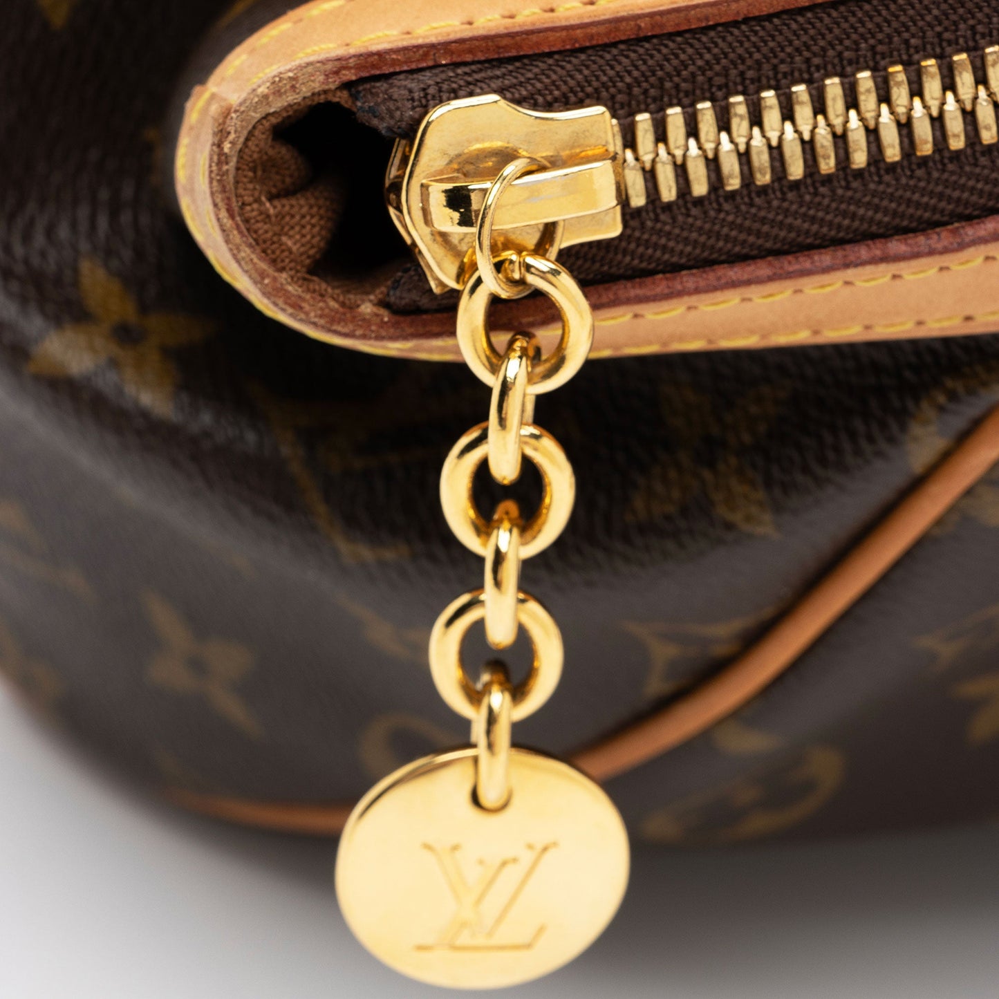 Louis Vuitton Monogram Canvas Tivoli PM Satchel (SHF-fhtWMi)
