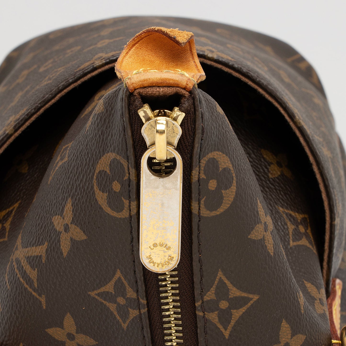 Louis Vuitton Monogram Canvas Totally MM Tote (SHF-wwDax3)