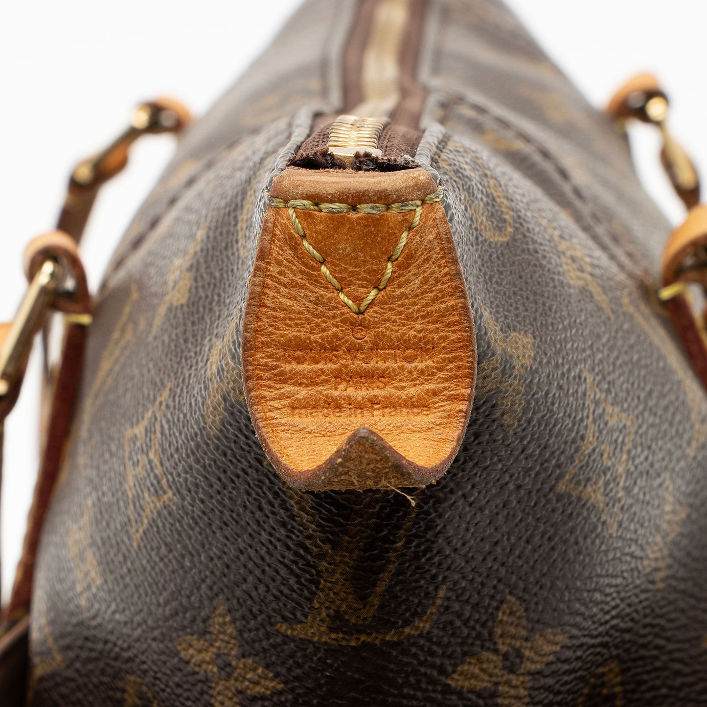 Louis Vuitton Monogram Canvas Totally MM Tote (SHF-LGduxF)