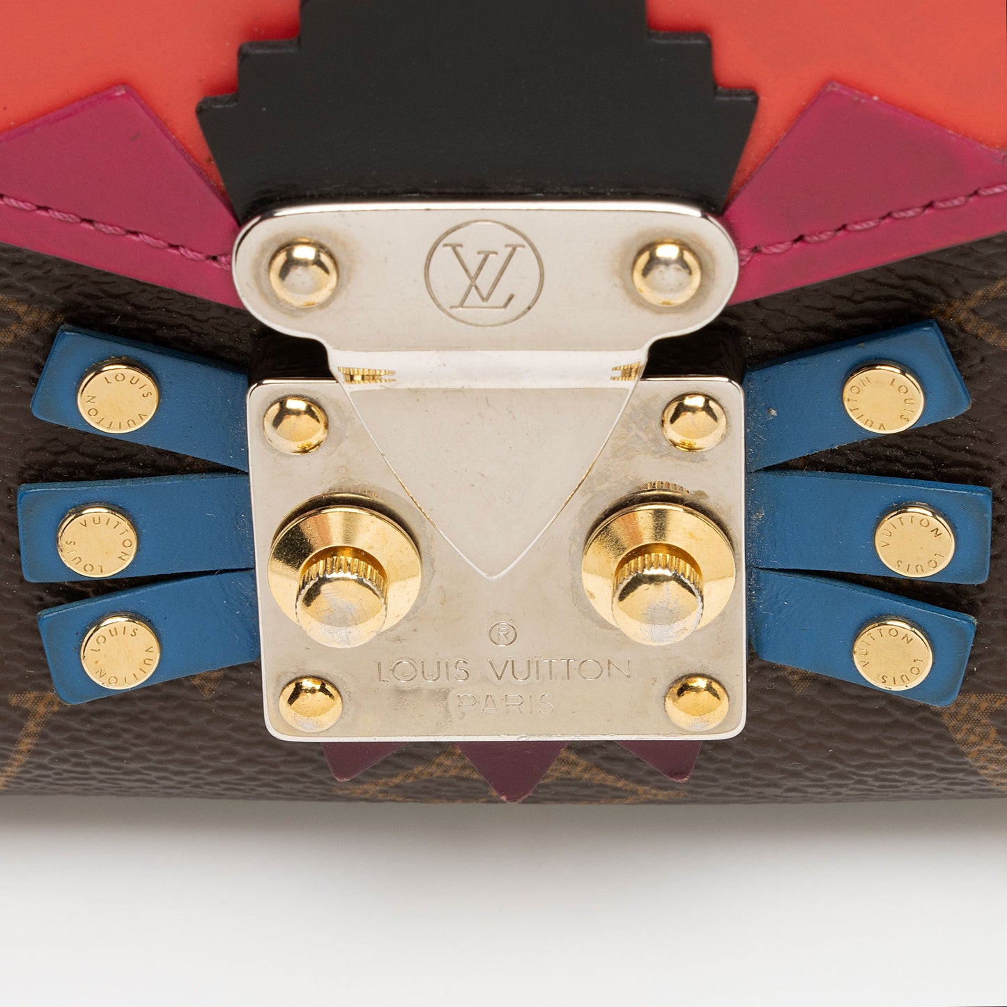 Louis Vuitton Monogram Canvas Totem Chain Wallet (SHF-w9WsuG)