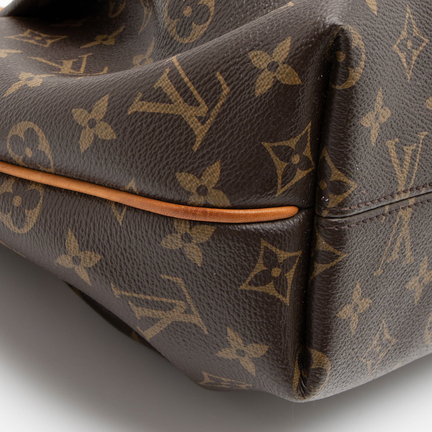 Louis Vuitton Monogram Canvas Turenne PM Satchel (SHF-CnWd6x)