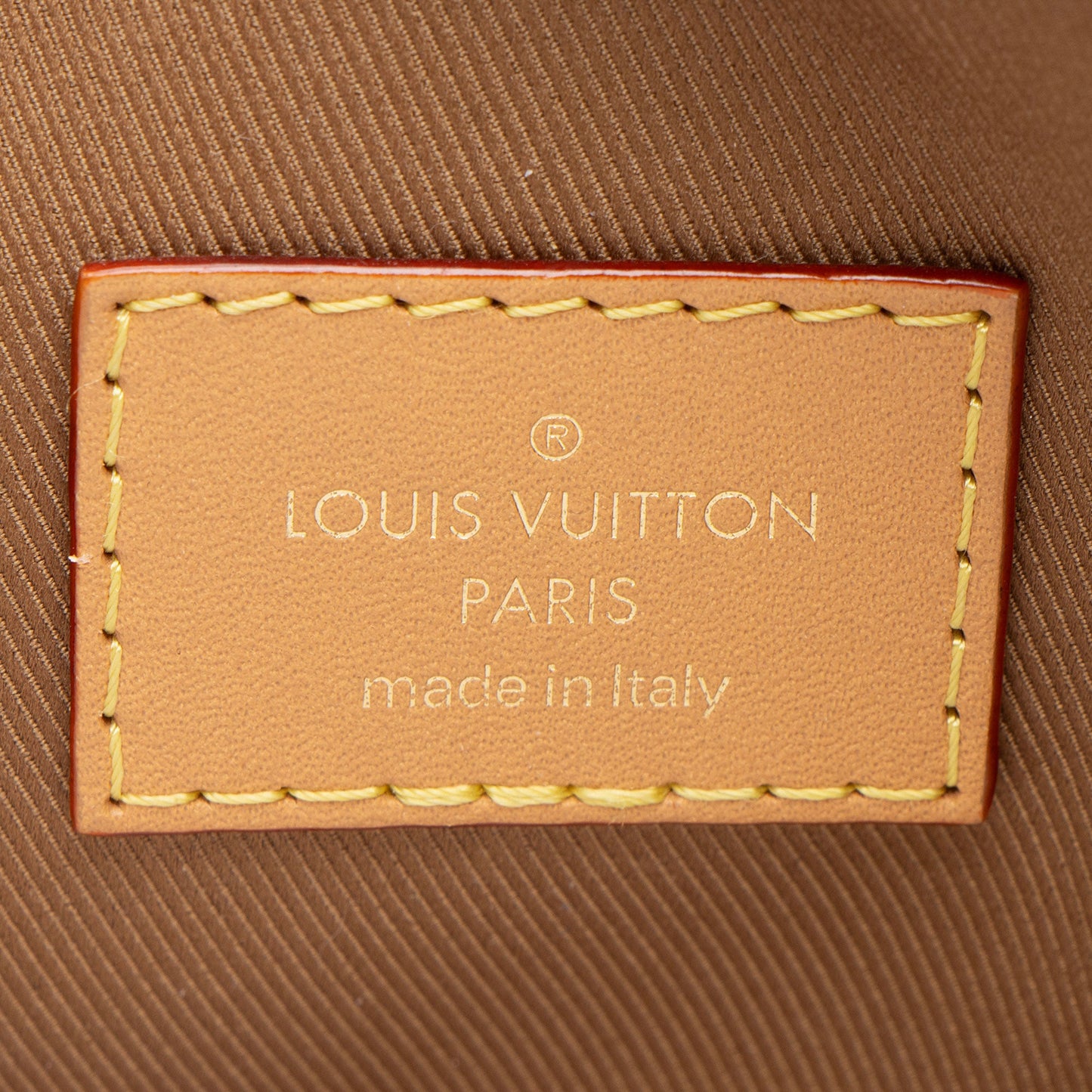 Louis Vuitton Monogram Canvas Utility Phone Sleeve (SHF-Fe3H5e)