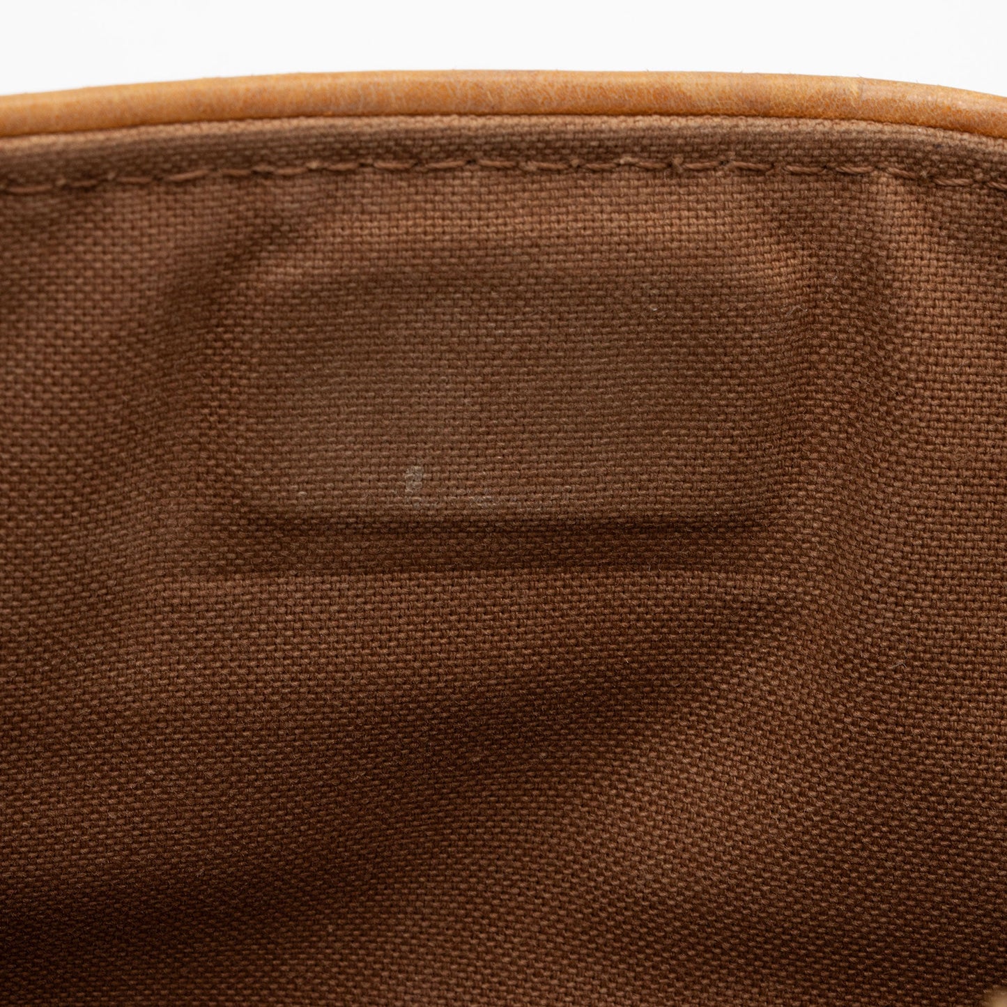 Louis Vuitton Monogram Canvas Valmy Pochette Messenger (SHF-MScbbk)