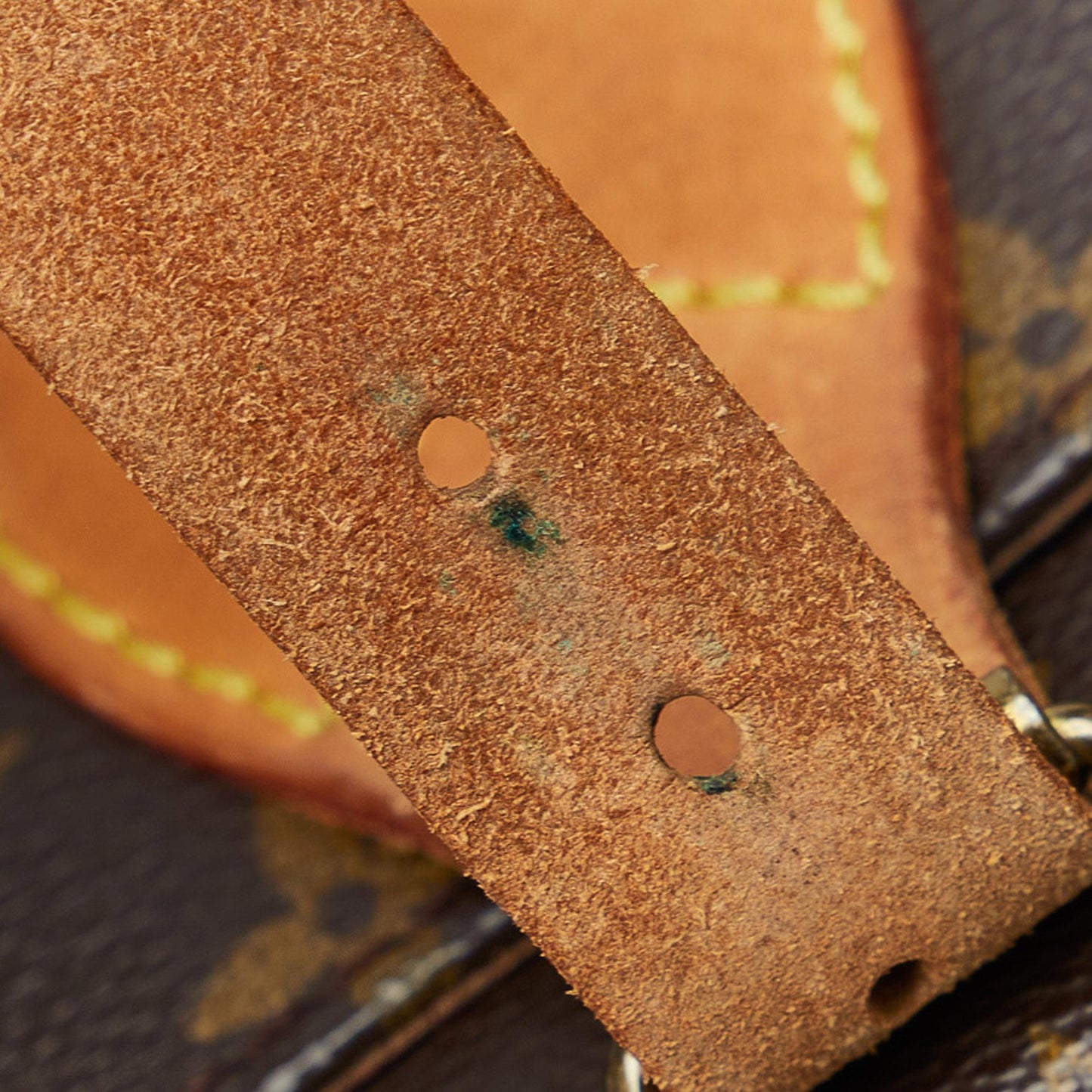 Louis Vuitton Monogram Cartouchiere MM (SHG-cQBUXN)